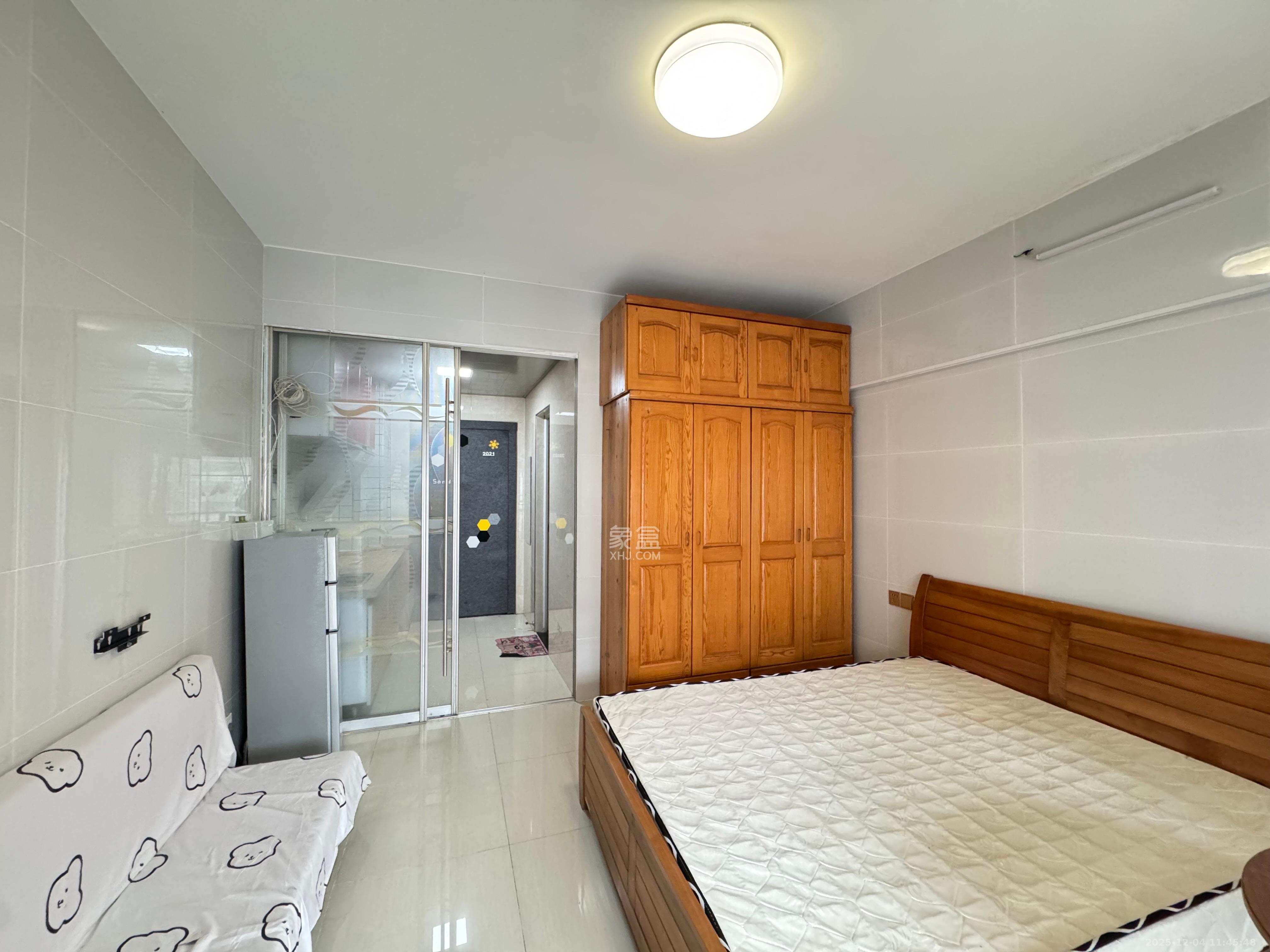 山水华景 1室1厅1卫 1200.0元/月 山水华景 1室1厅1卫 1200.0元/月室内图