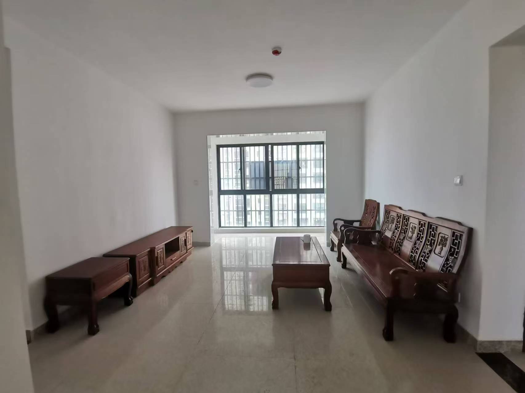 新琼雅苑 3室2厅1卫 1800.0元/月 新琼雅苑 3室2厅1卫 1800.0元/月室内图