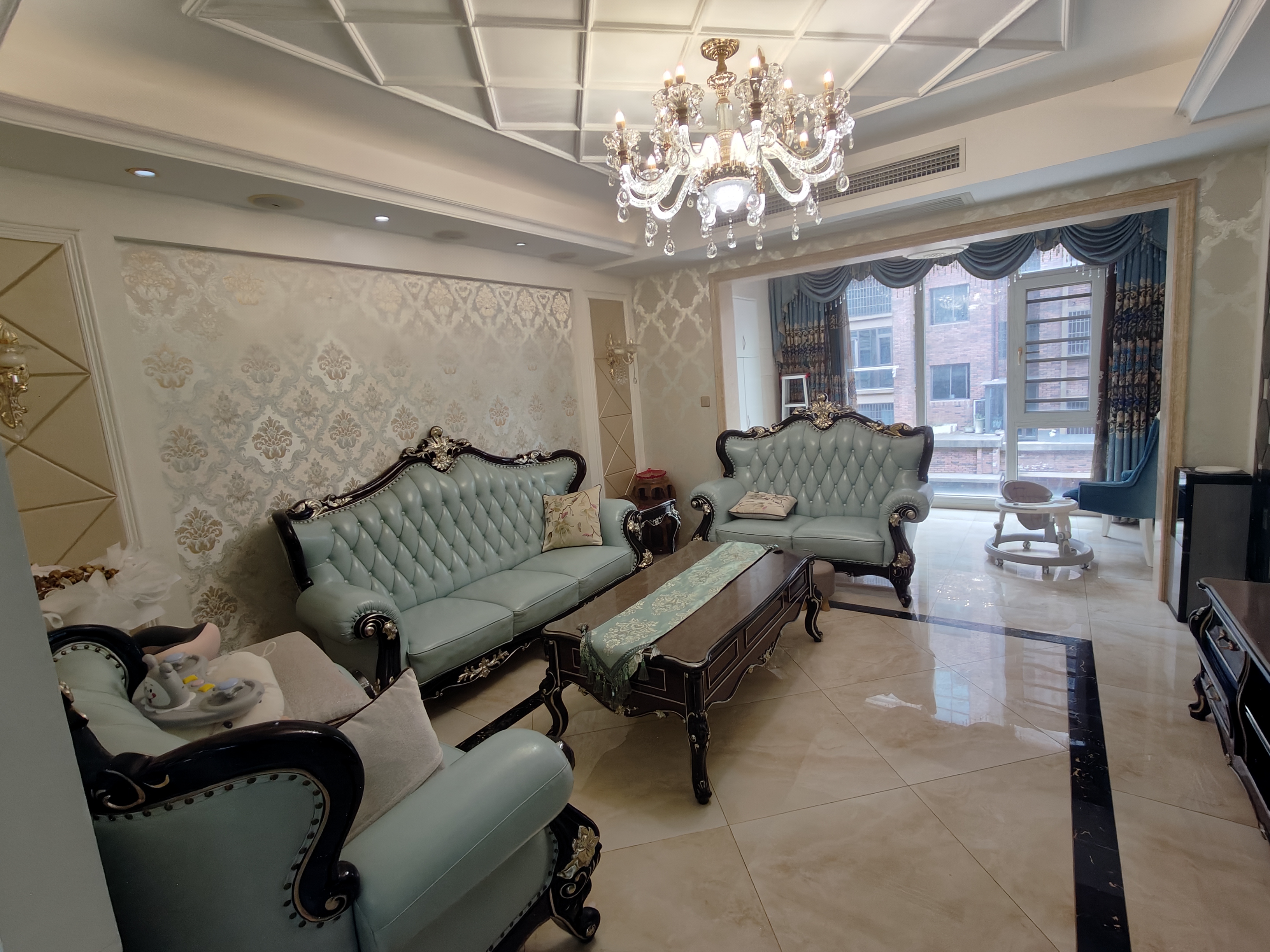 英伦星海湾  3室2厅2卫    2600.0元/月