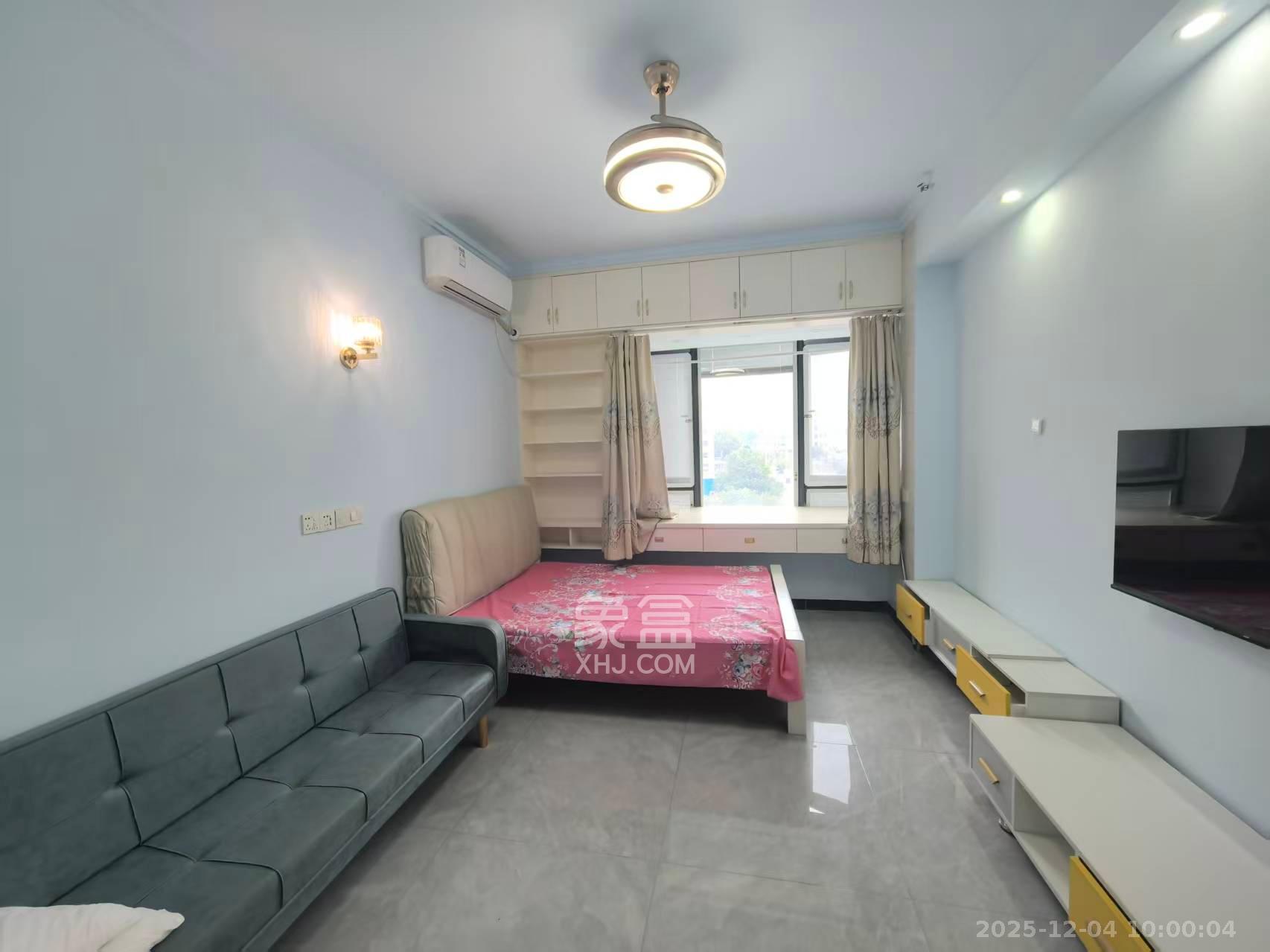 华润翡翠府  1室1厅1卫    1300.0元/月