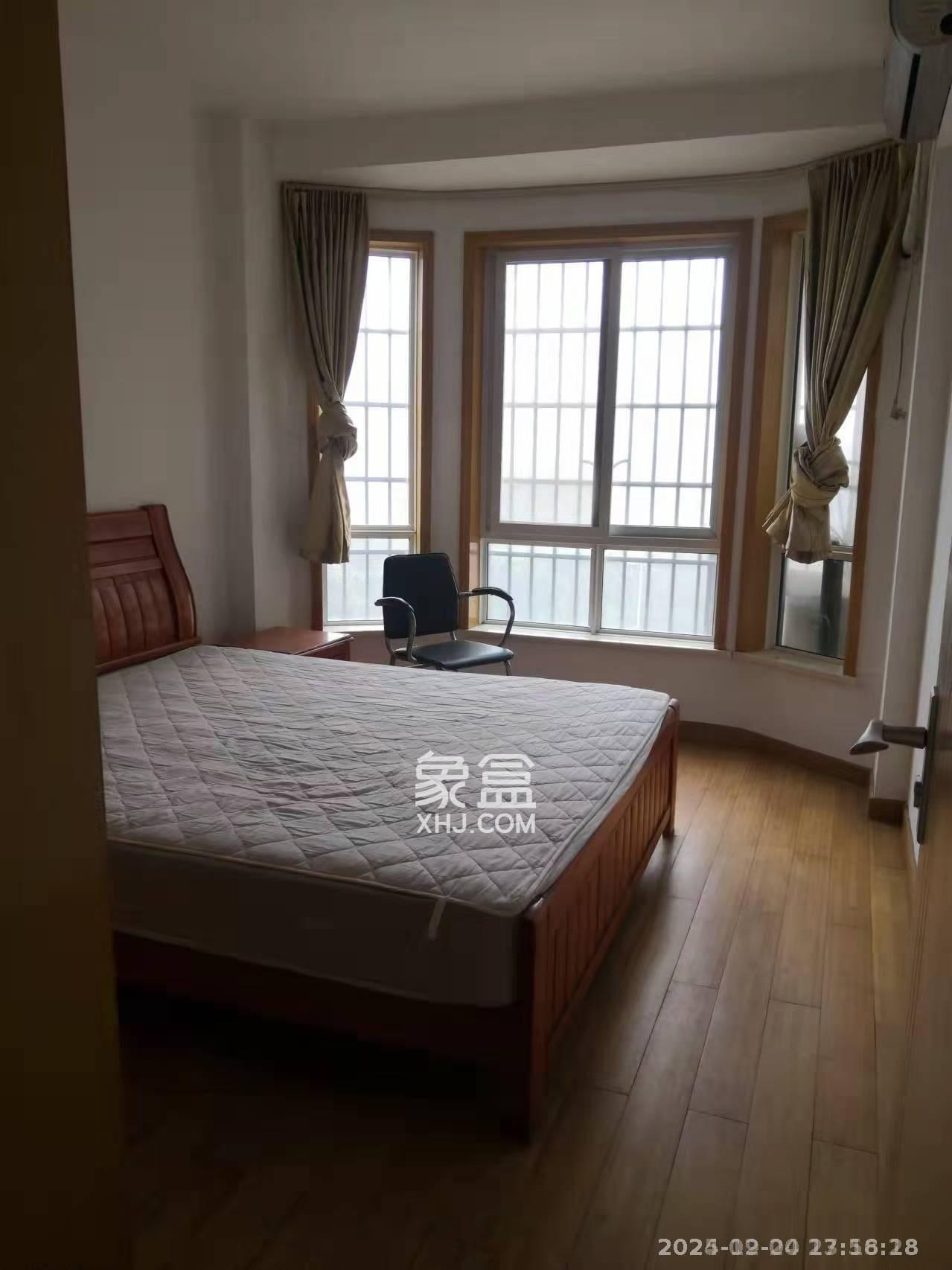 长房西郡  3室2厅1卫    1800.0元/月室内图