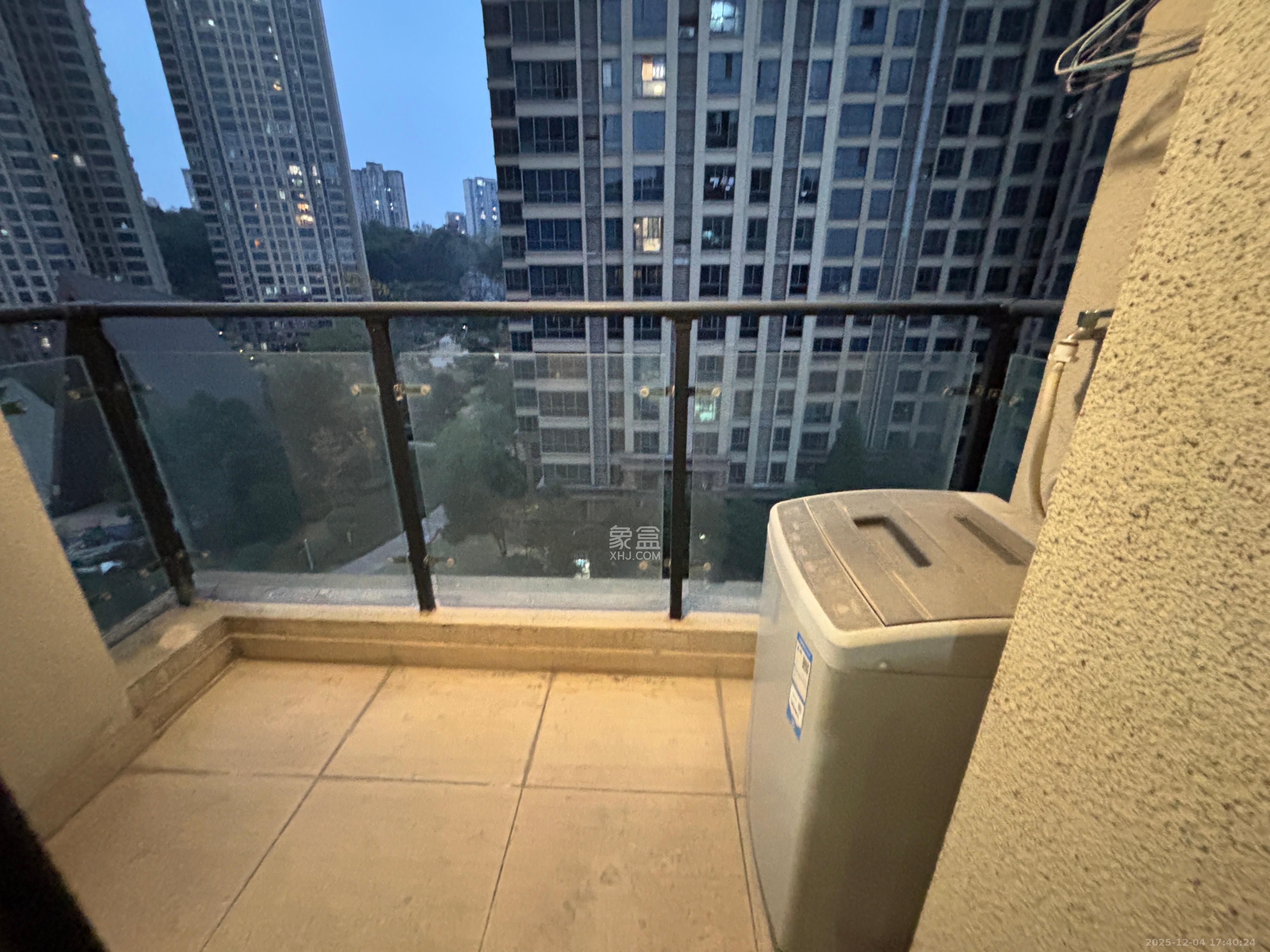 碧桂园南城首府（东宸林海）  3室2厅1卫    1800.0元/月室内图