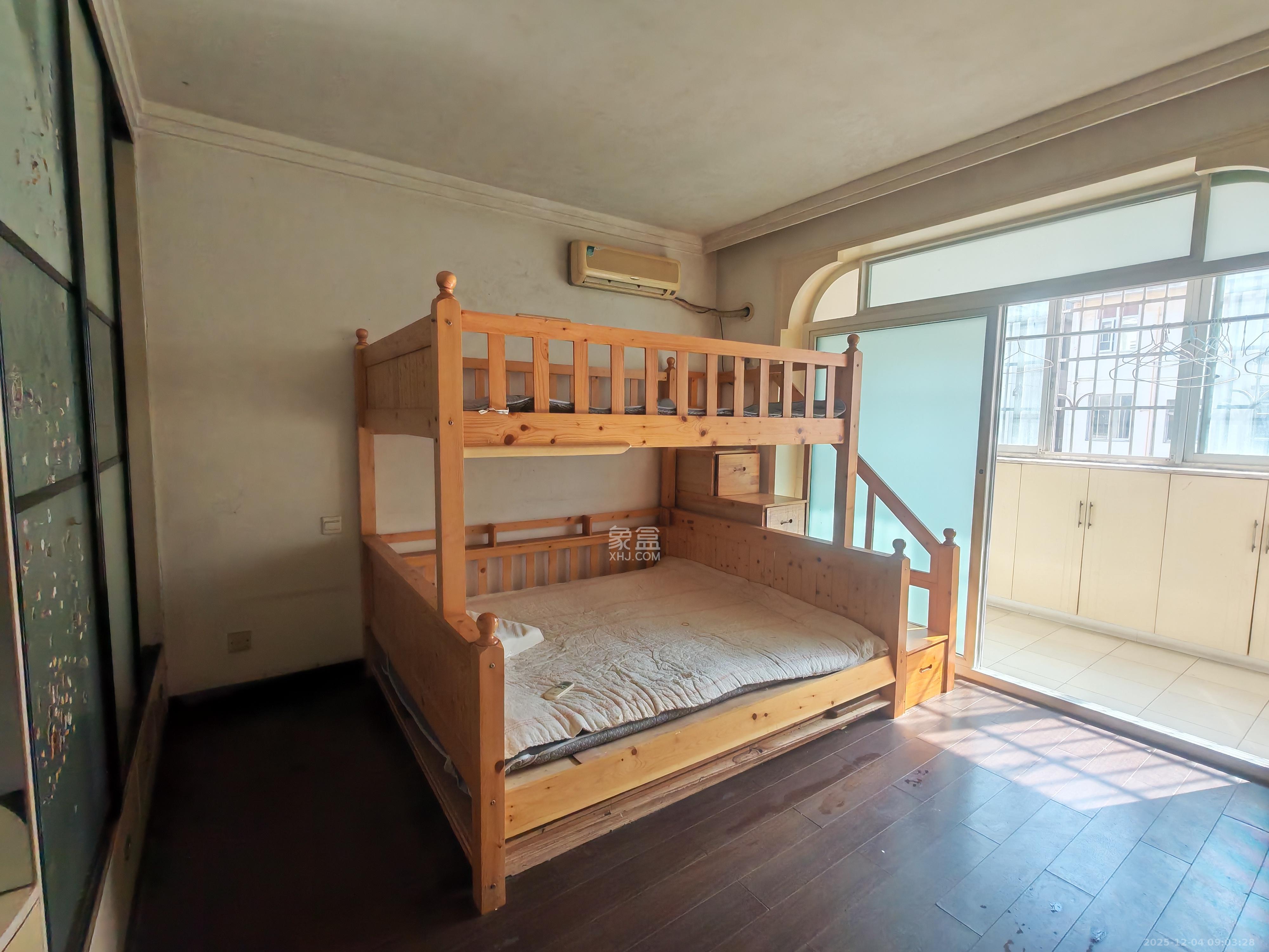 新星小区  3室2厅2卫    1300.0元/月室内图