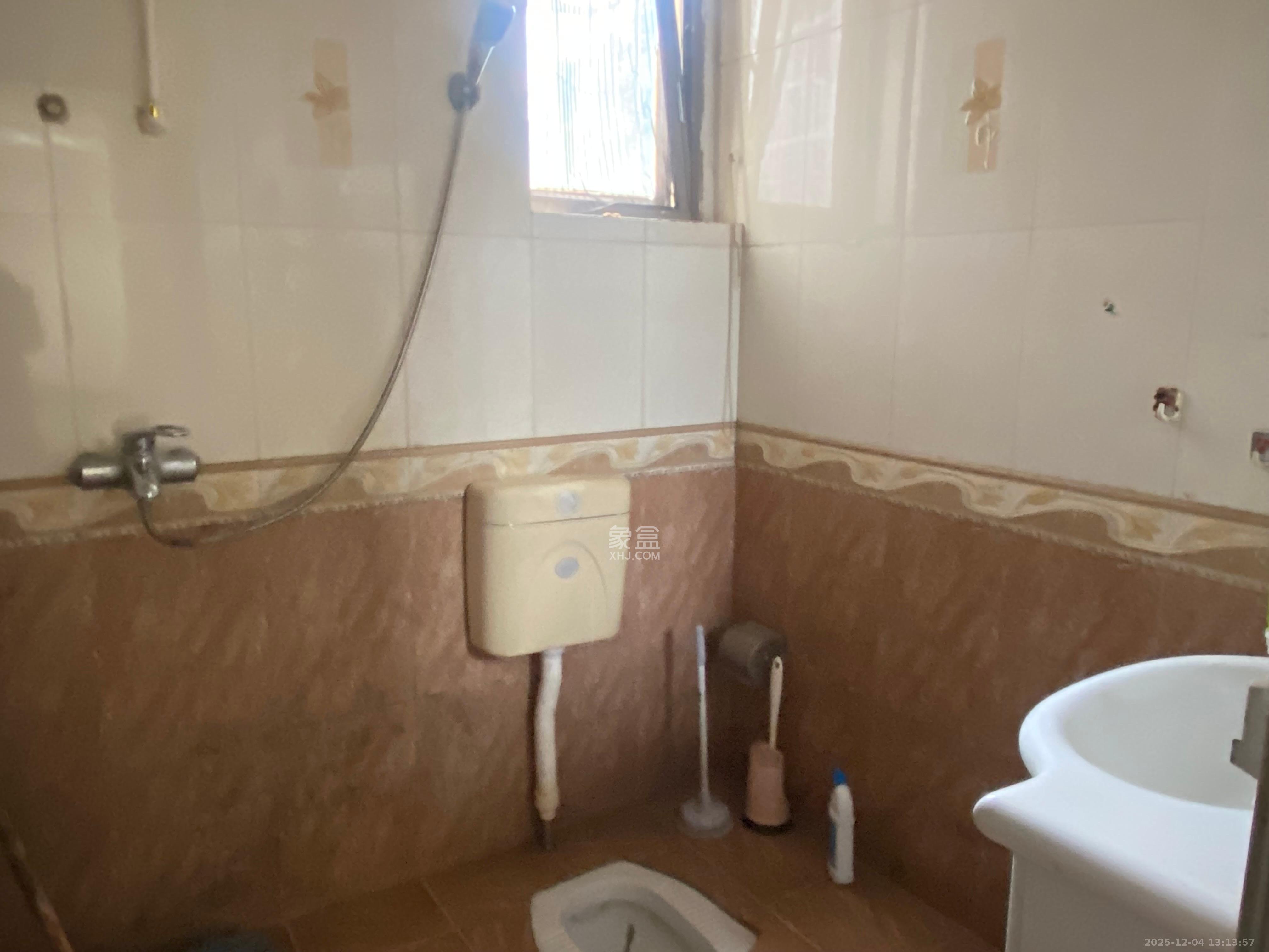 阳光丽景  1室2厅2卫    1800.0元/月室内图