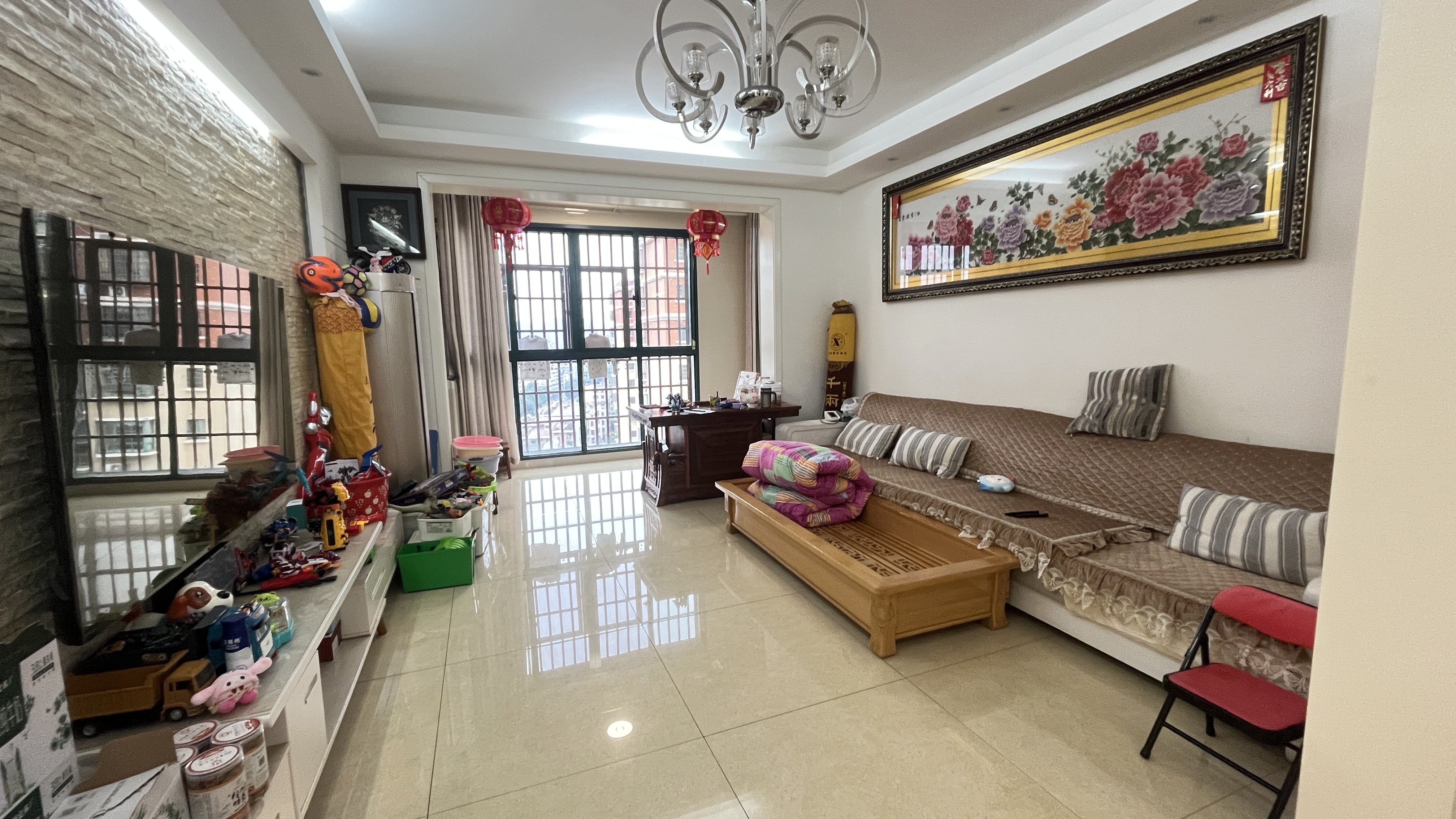 云顶上品  4室2厅2卫    72.8万