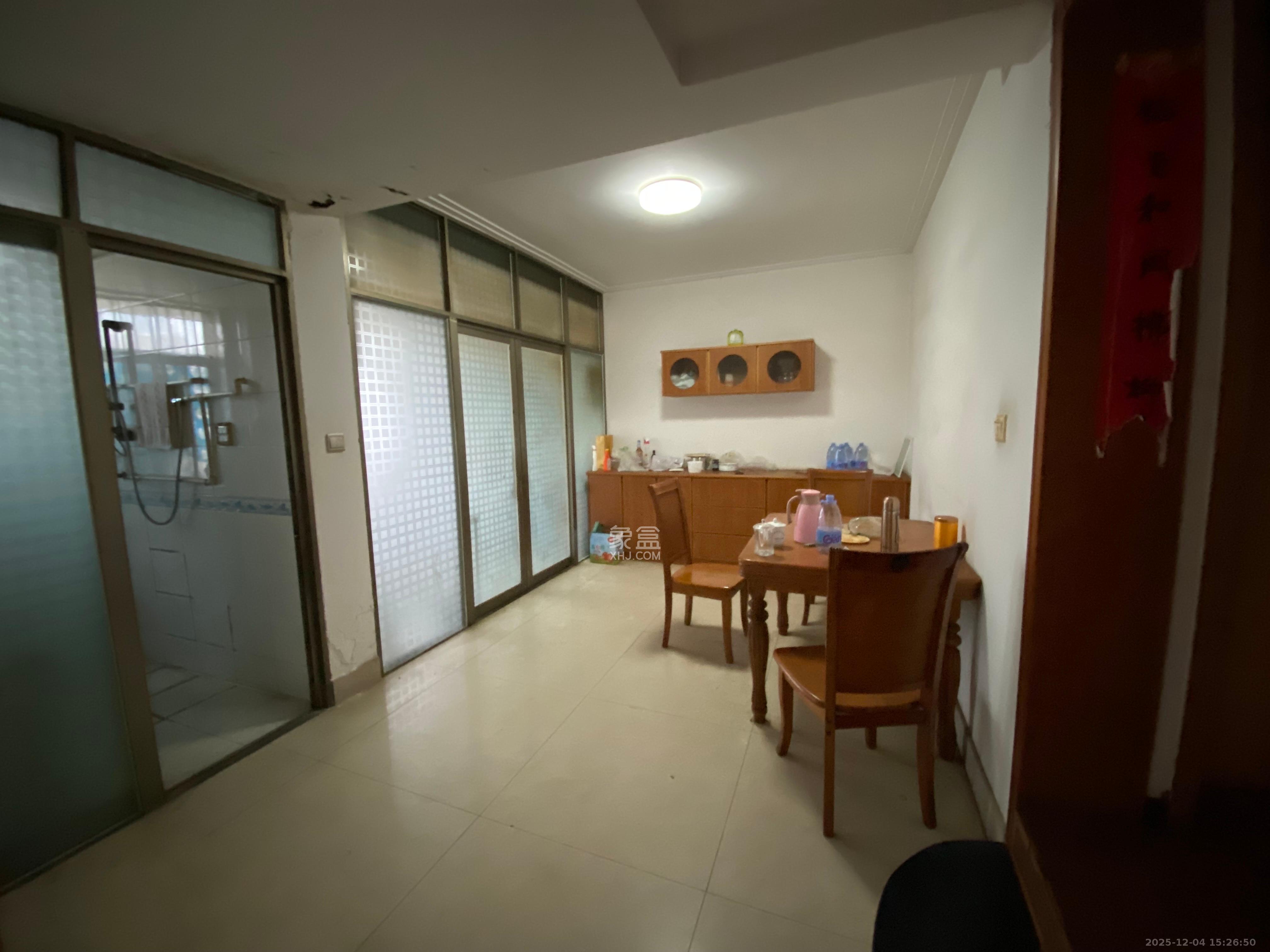 鑫园 3室1厅1卫 2000.0元/月 鑫园 3室1厅1卫 2000.0元/月室内图