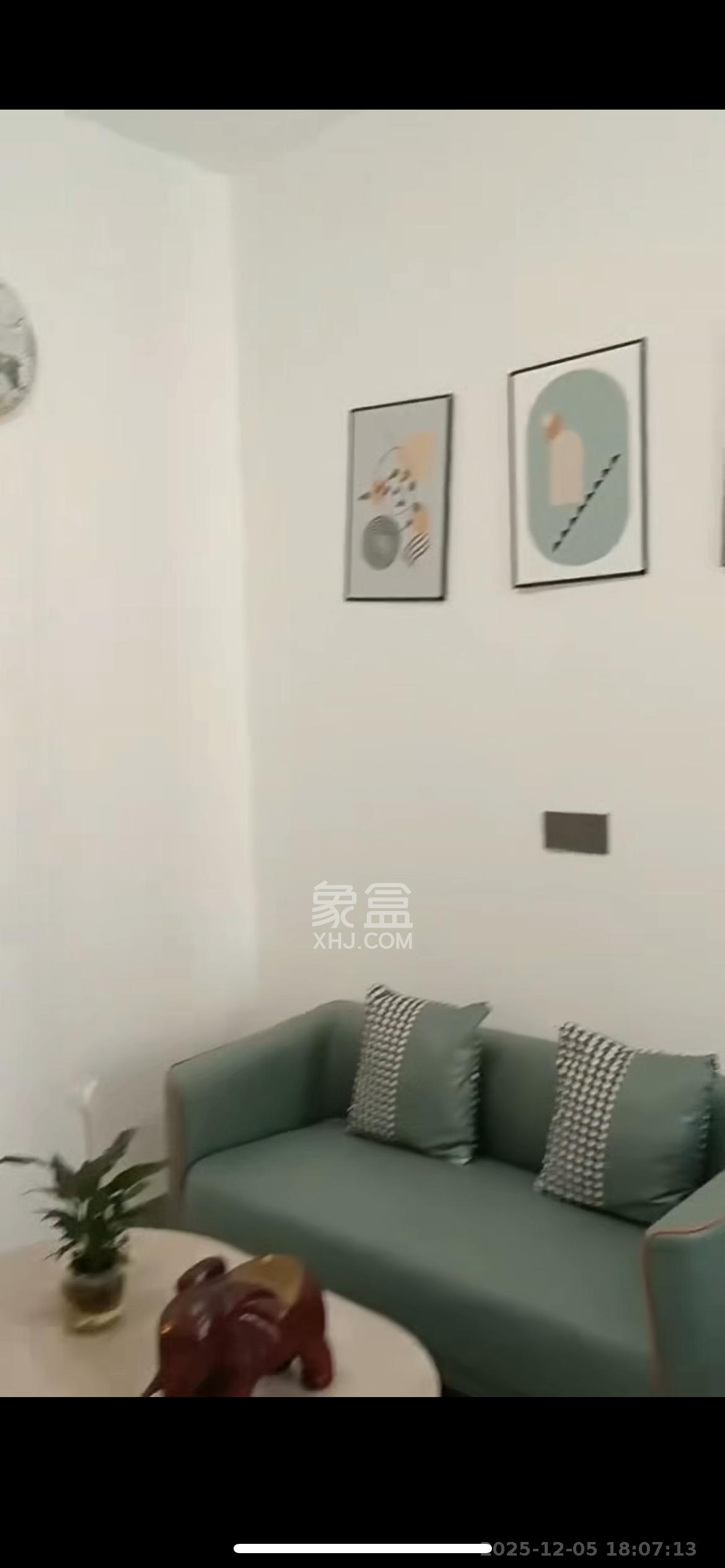 蓝光雍锦半岛   38.0㎡      1300.0元/月