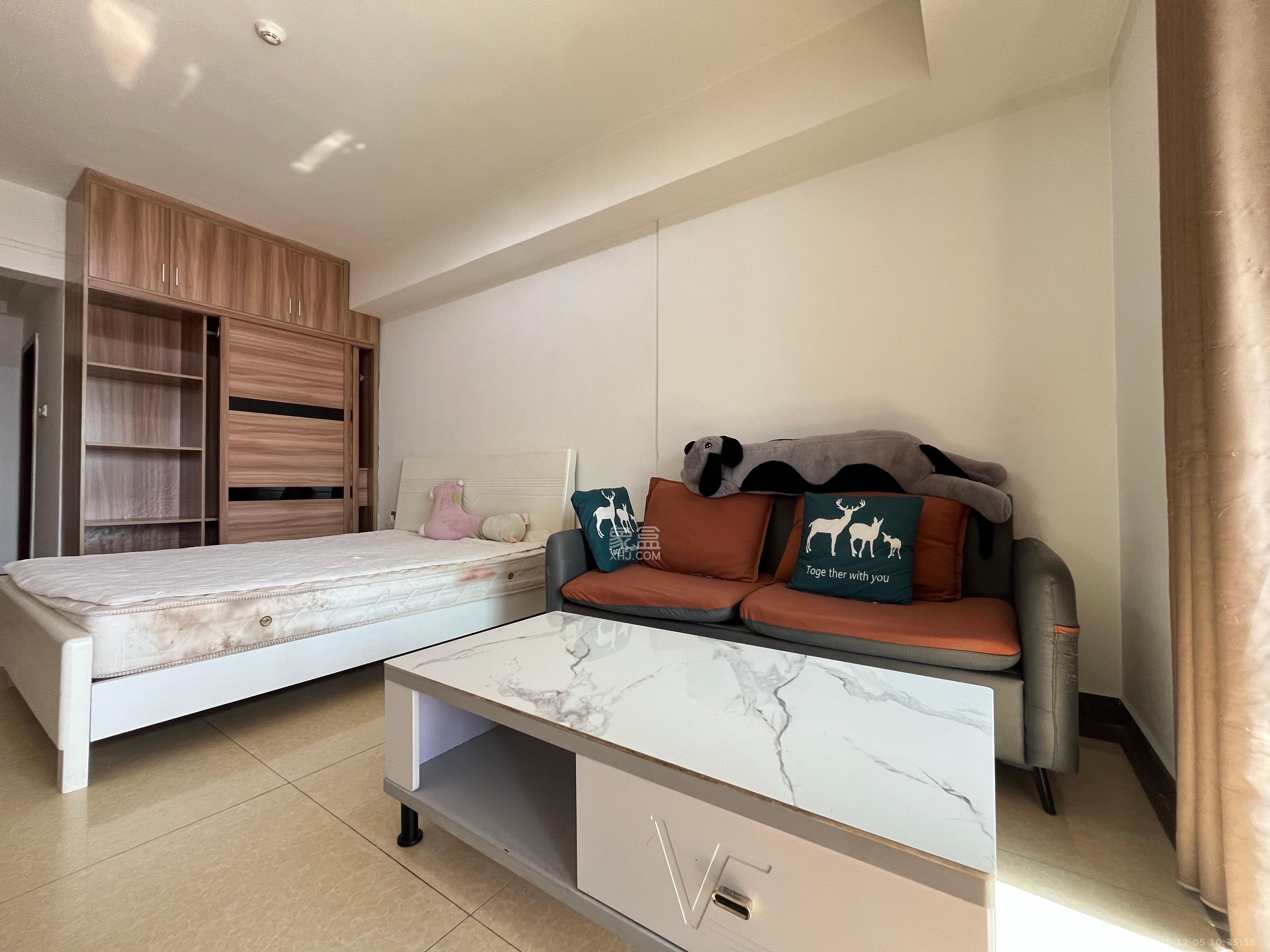 东塘瑞府  1室1厅1卫    1800.0元/月