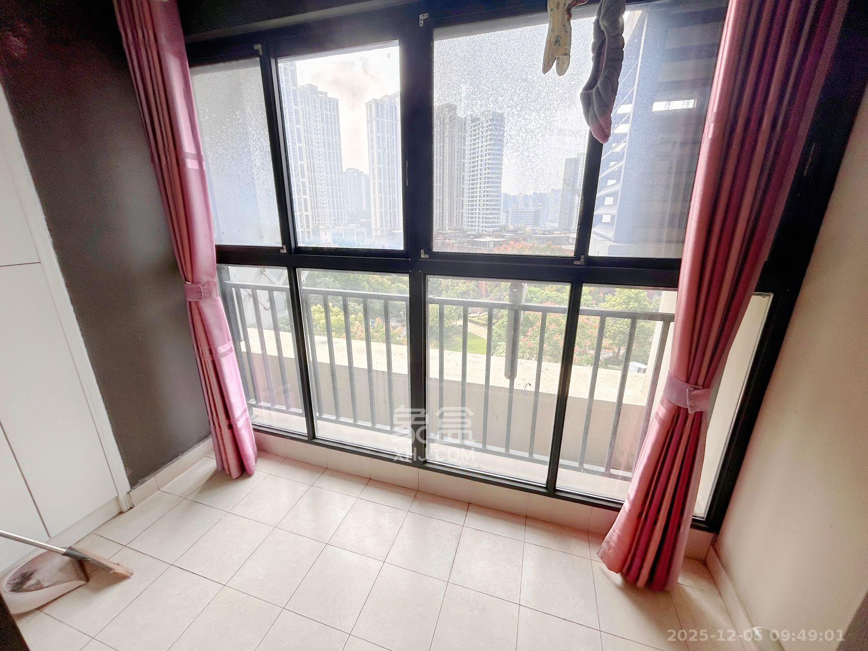 万科金域华府三四期 3室2厅1卫 2600.0元/月 万科金域华府三四期 3室2厅1卫 2600.0元/月室内图