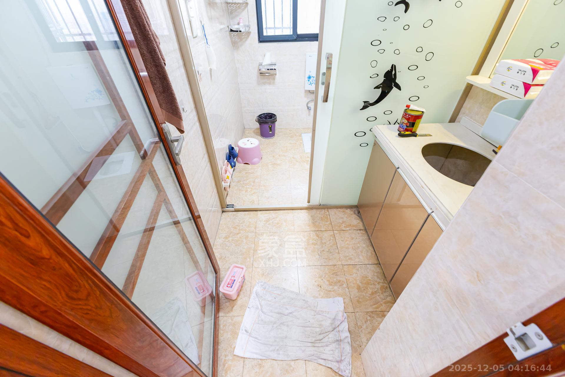 勤诚达新界 4室2厅2卫 86.0万 勤诚达新界 4室2厅2卫 86.0万卫生间