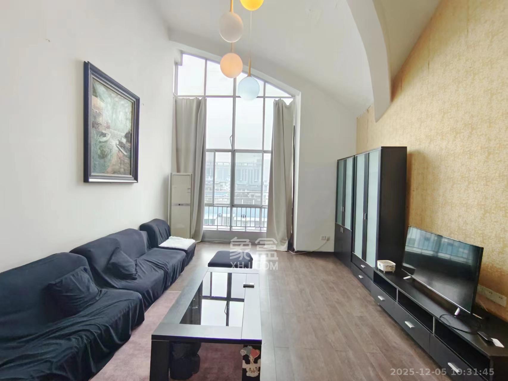 新世纪家园  3室2厅2卫    2800.0元/月室内图