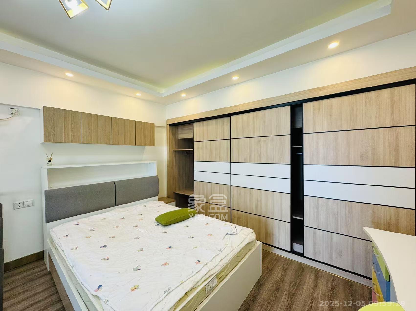 泰龙华府 1室1厅1卫 1800.0元/月 泰龙华府 1室1厅1卫 1800.0元/月室内图