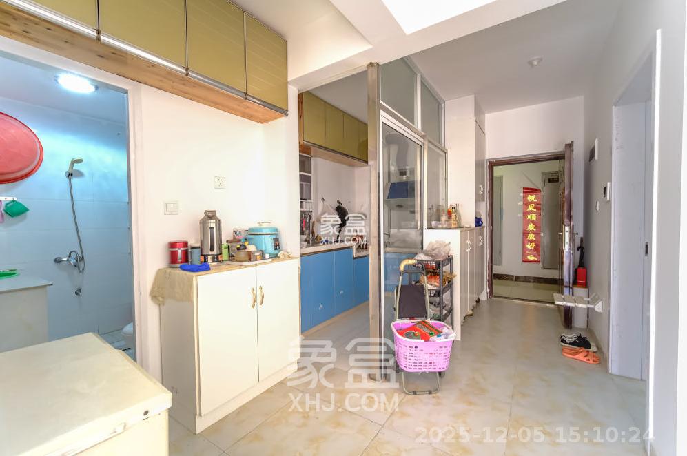 荣盛花语城  3室2厅1卫    1600.0元/月室内图