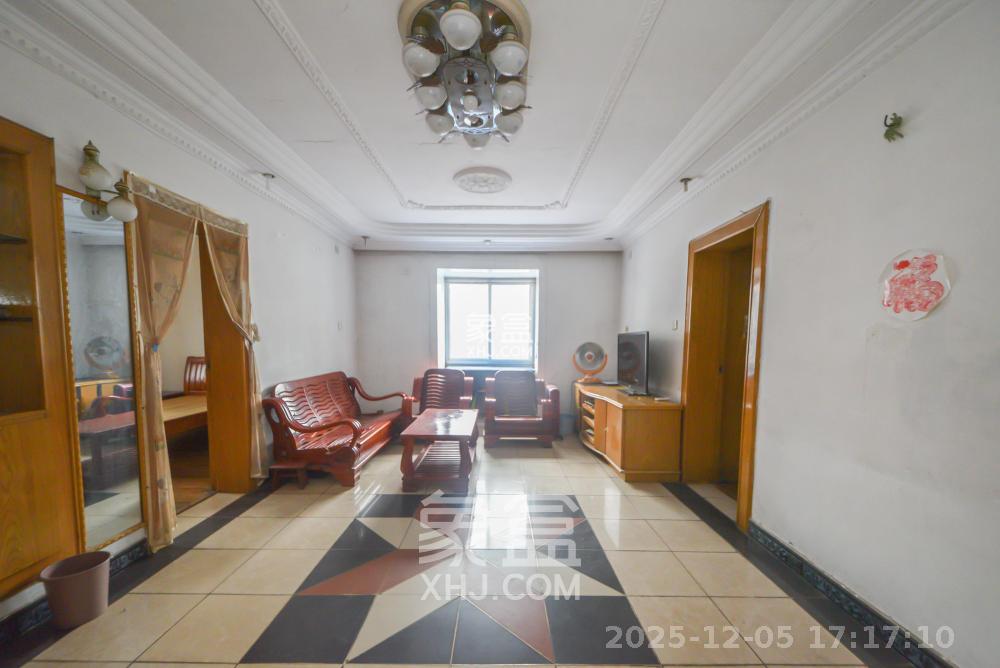 长岭水电八局宿舍 2室1厅1卫 1400.0元/月 长岭水电八局宿舍 2室1厅1卫 1400.0元/月室内图