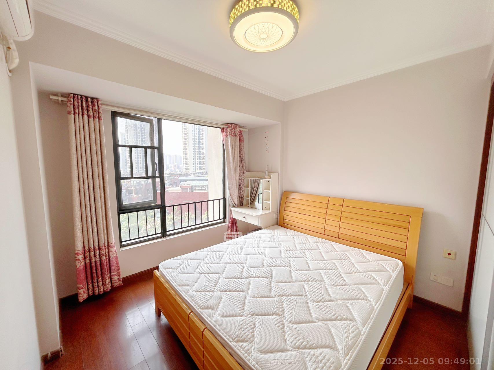 万科金域华府三四期  3室2厅1卫    2600.0元/月室内图