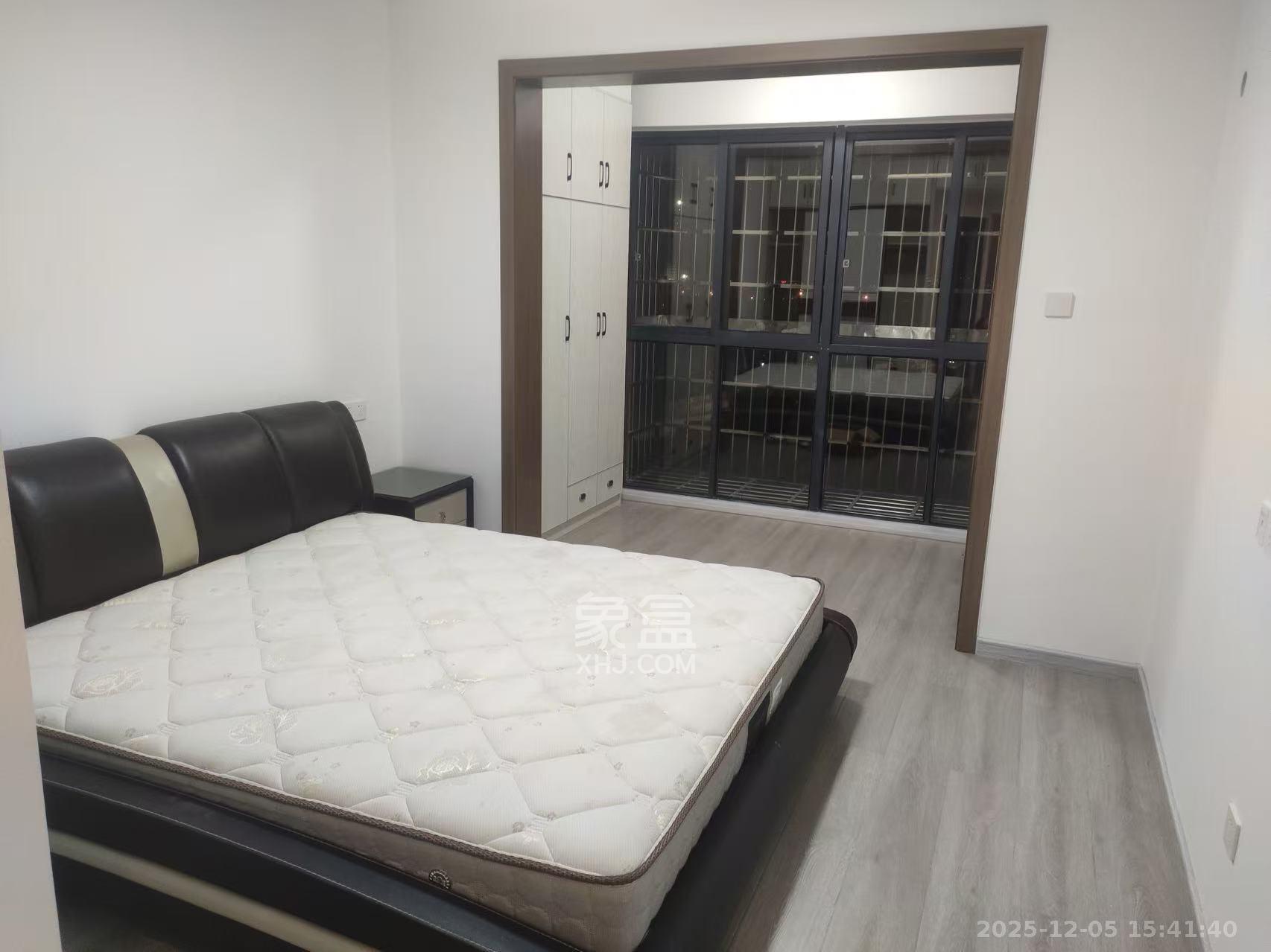 星城新宇川河苑 3室2厅2卫 2400.0元/月 星城新宇川河苑 3室2厅2卫 2400.0元/月室内图