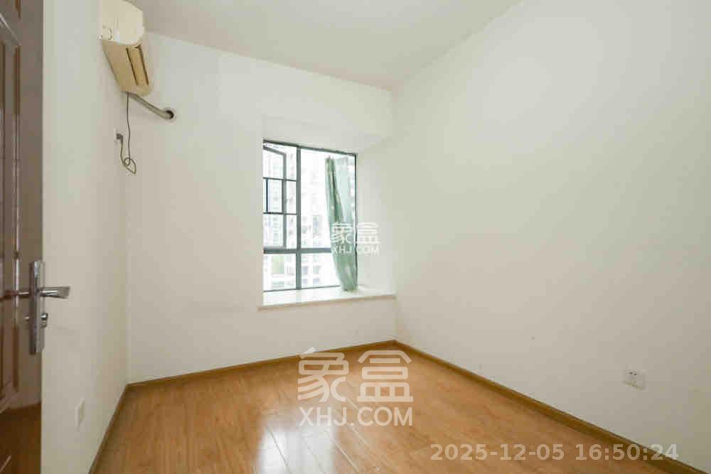 金麓国际 3室2厅2卫 2700.0元/月 金麓国际 3室2厅2卫 2700.0元/月室内图