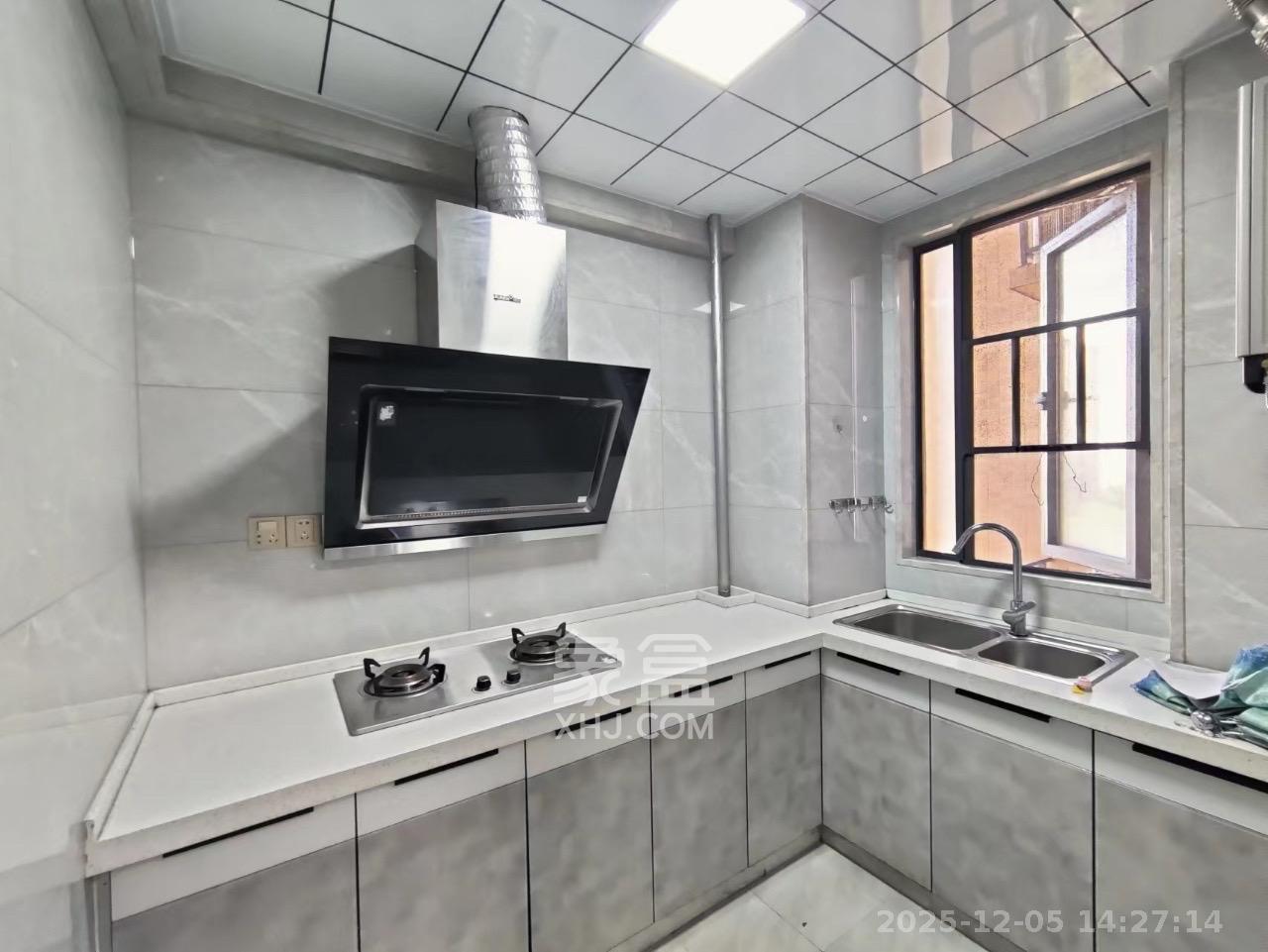 兴和佳苑安置小区 3室2厅2卫 2800.0元/月 兴和佳苑安置小区 3室2厅2卫 2800.0元/月室内图