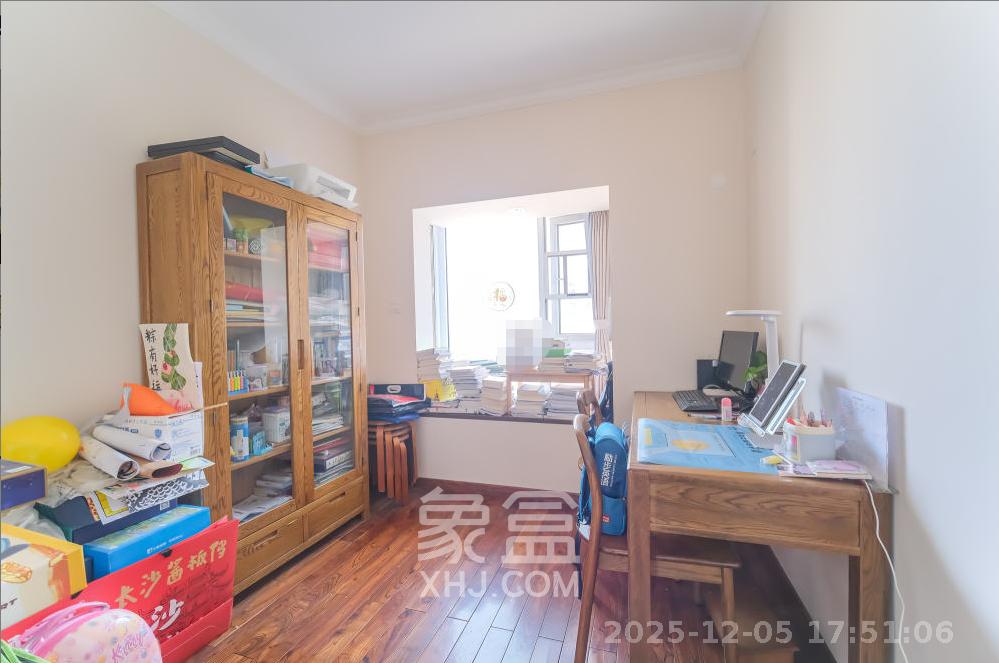 荣盛花语城 3室2厅1卫 2200.0元/月 荣盛花语城 3室2厅1卫 2200.0元/月室内图