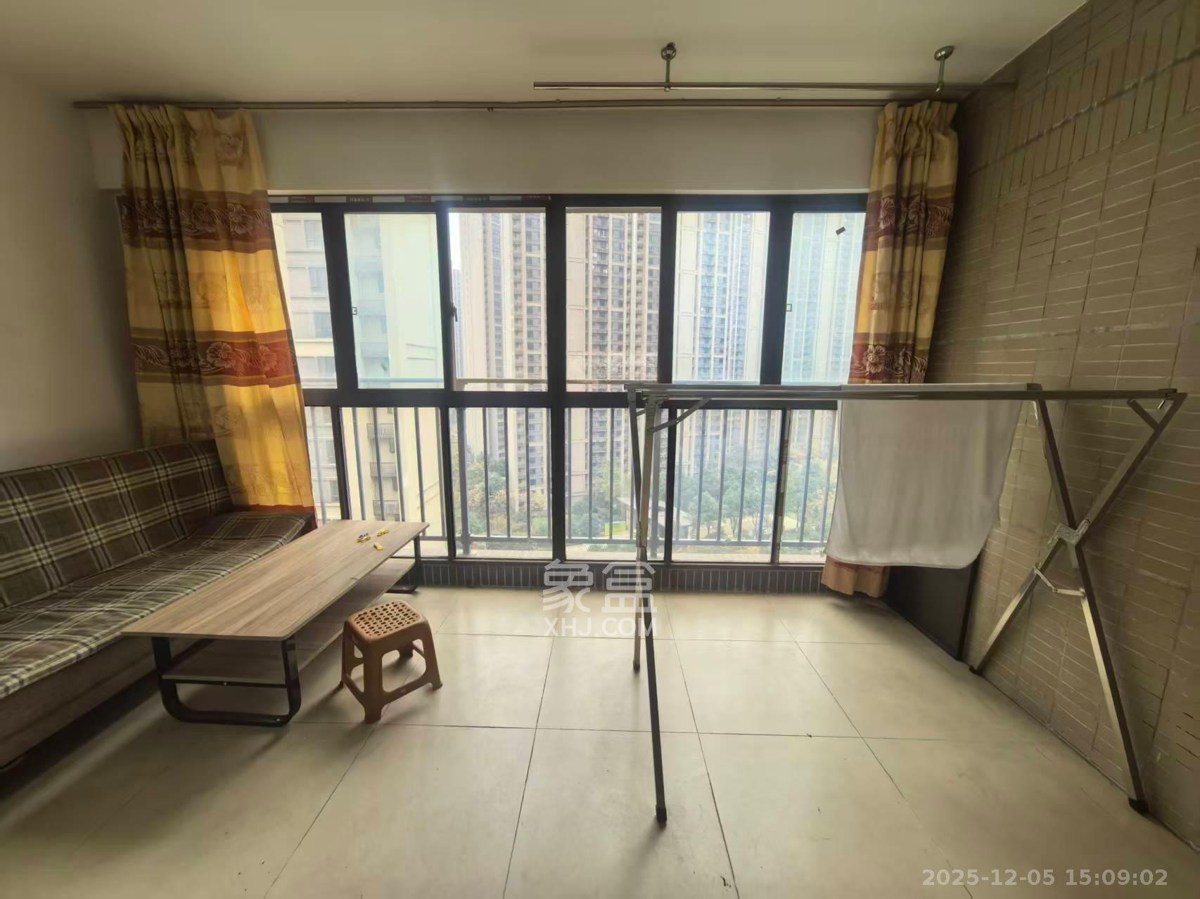 时代倾城二期  2室2厅1卫    1600.0元/月室内图