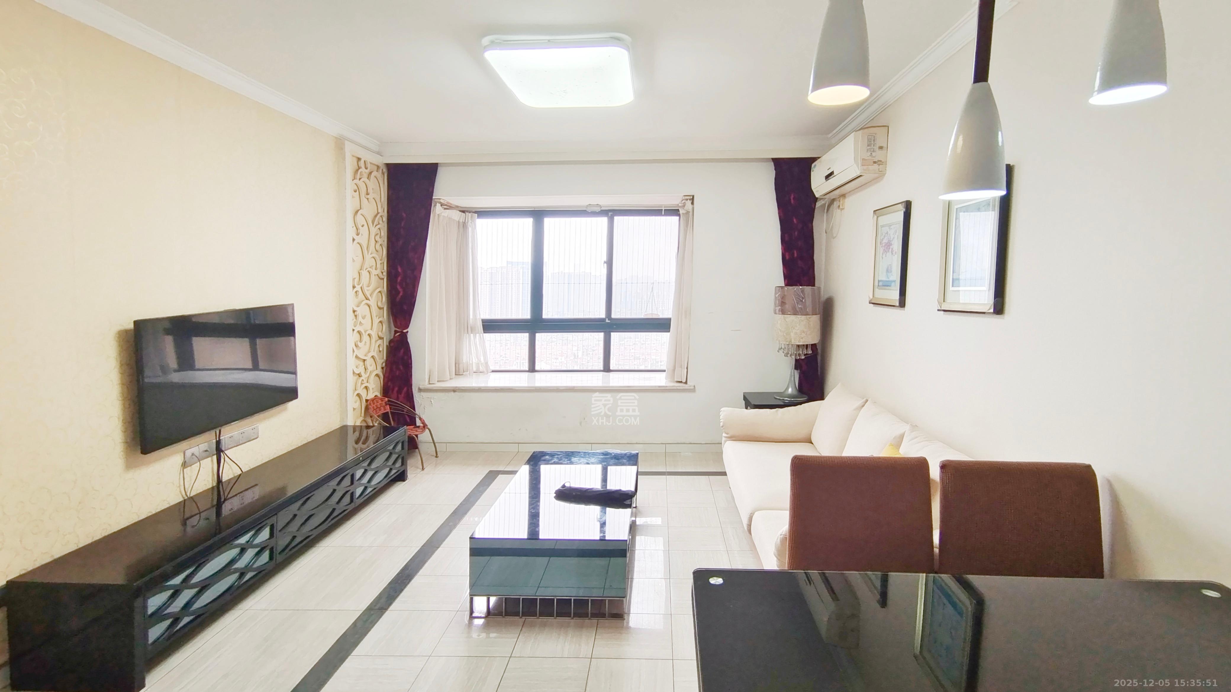 东玺门  3室2厅1卫    2500.0元/月