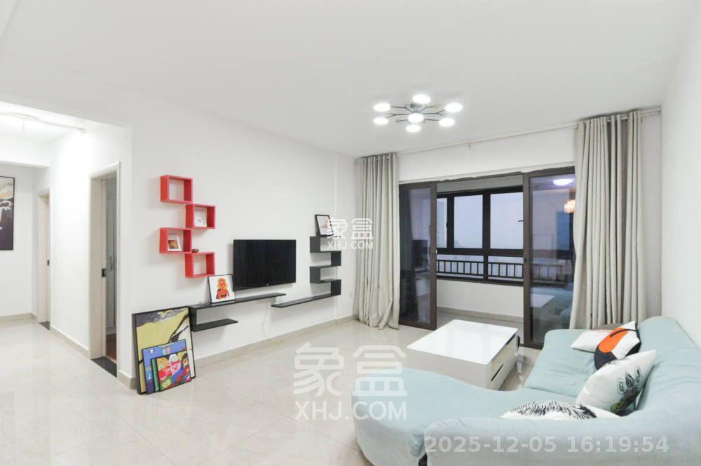 卓越浅水湾  4室2厅2卫    2600.0元/月