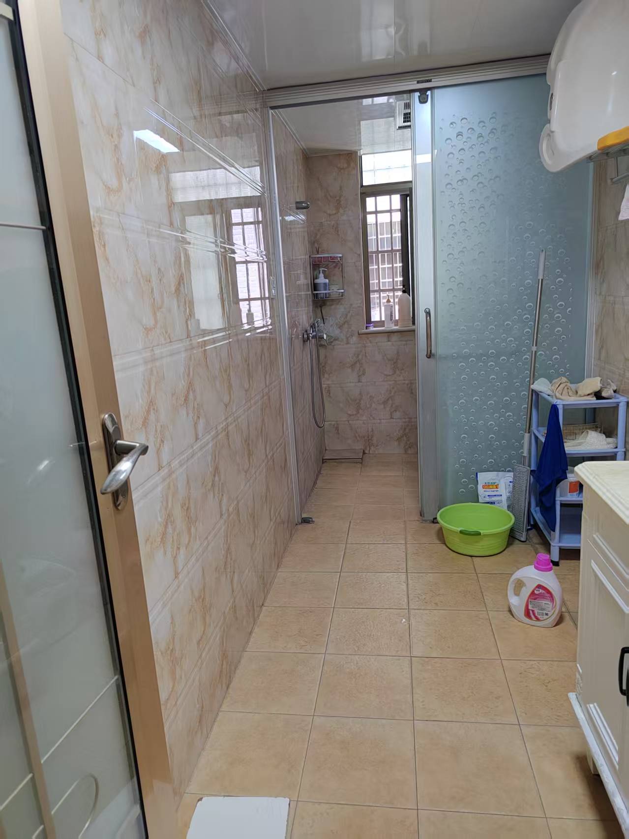 科技创新大厦  3室2厅2卫    2200.0元/月室内图