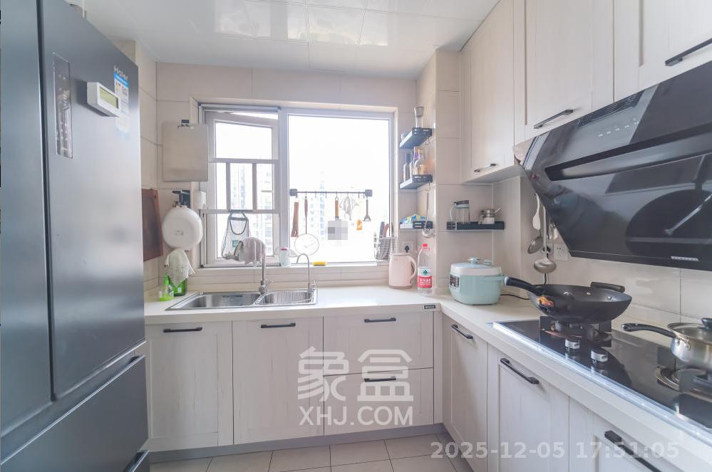 荣盛花语城  3室2厅1卫    2200.0元/月室内图