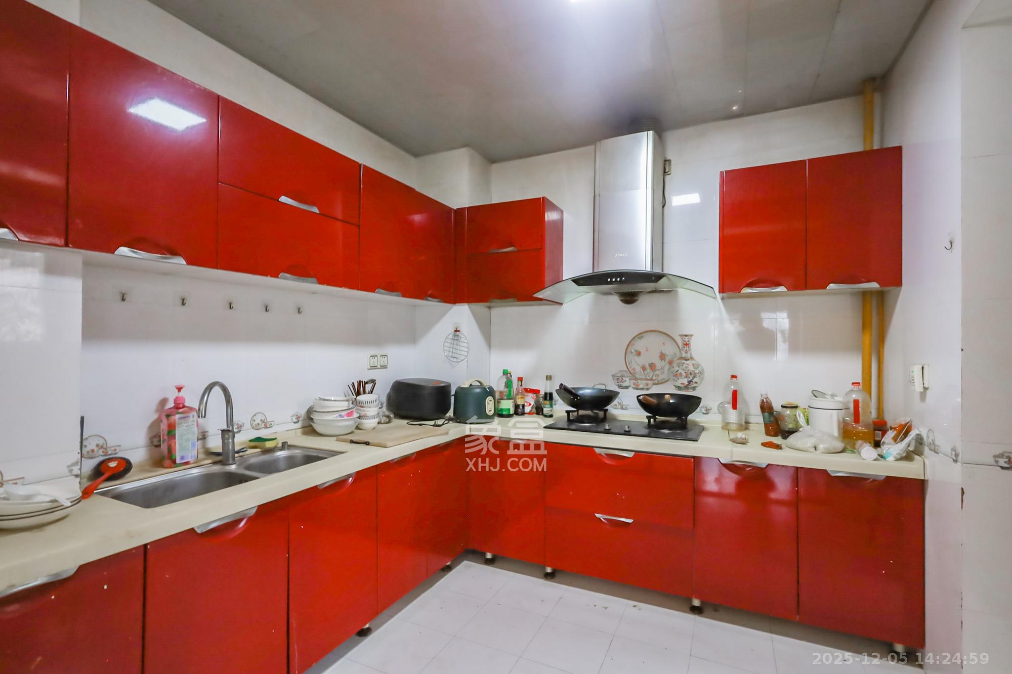 星蓝湾 4室2厅2卫 119.0万 星蓝湾 4室2厅2卫 119.0万厨房