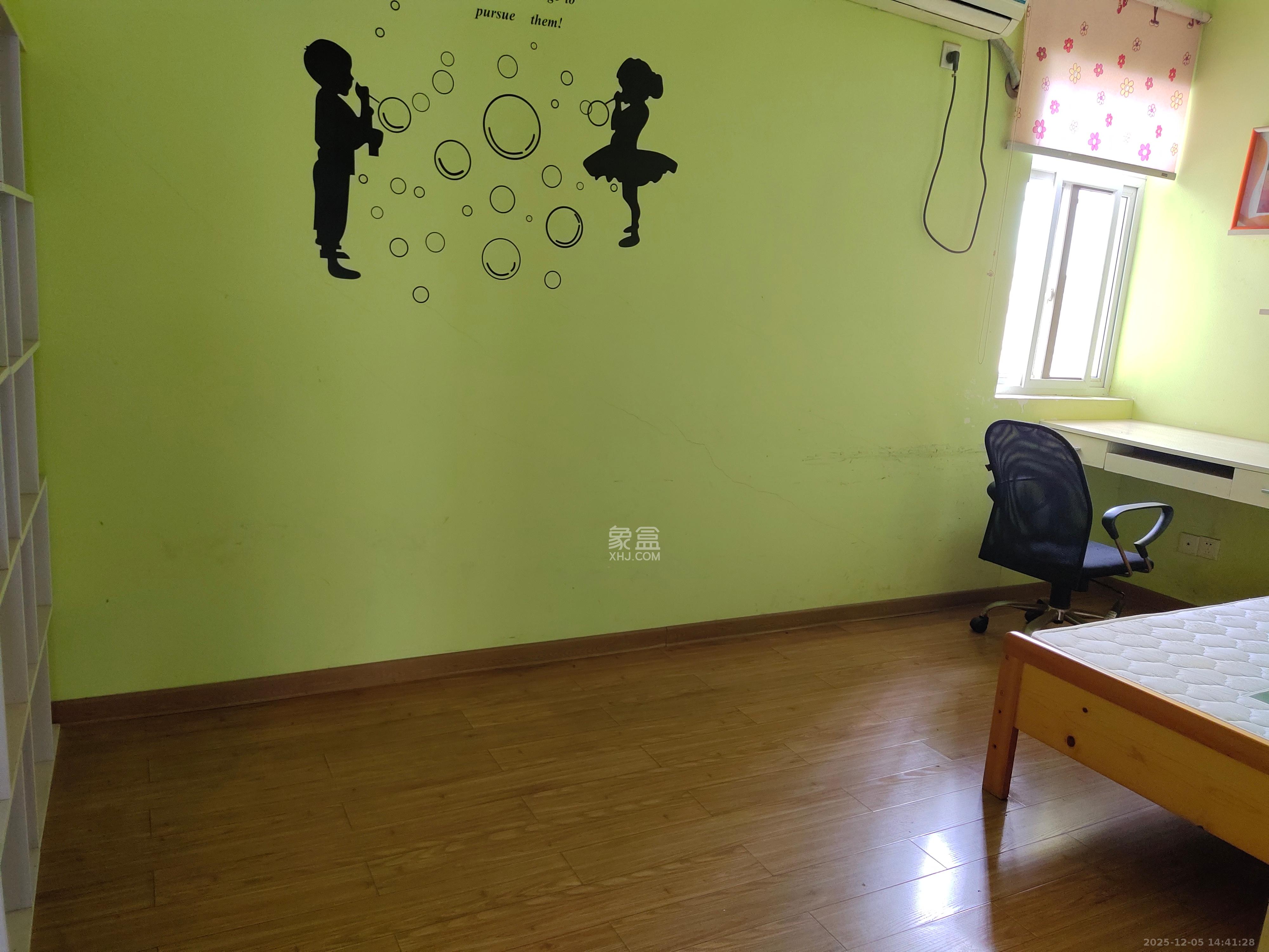 麓谷E家人  3室2厅2卫    2300.0元/月室内图