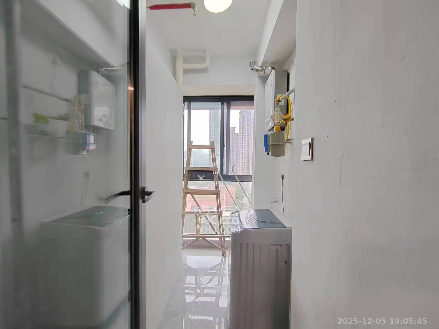 天健城  1室1厅1卫    2200.0元/月室内图