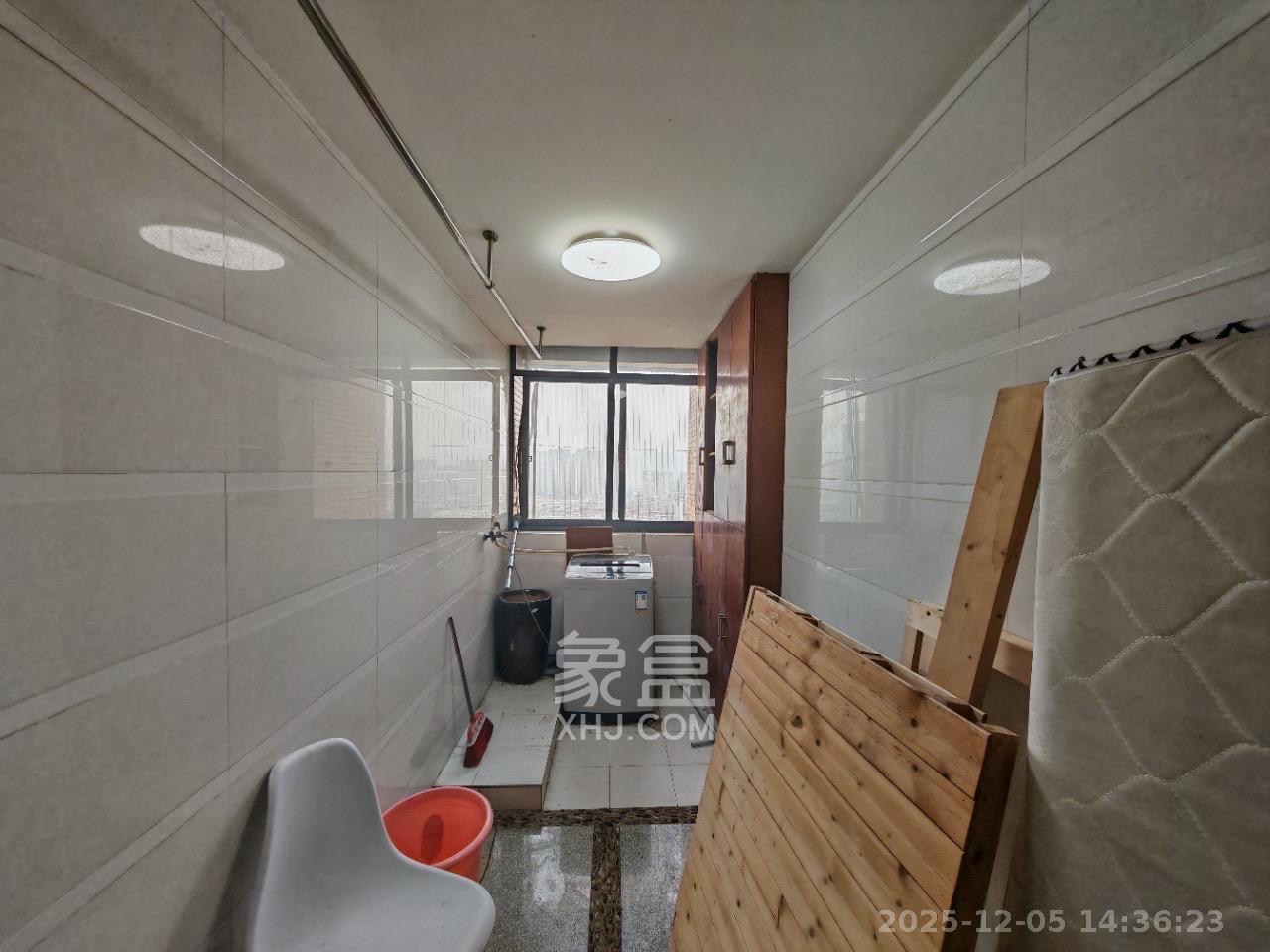 广盛华苑 3室2厅1卫 2200.0元/月 广盛华苑 3室2厅1卫 2200.0元/月室内图