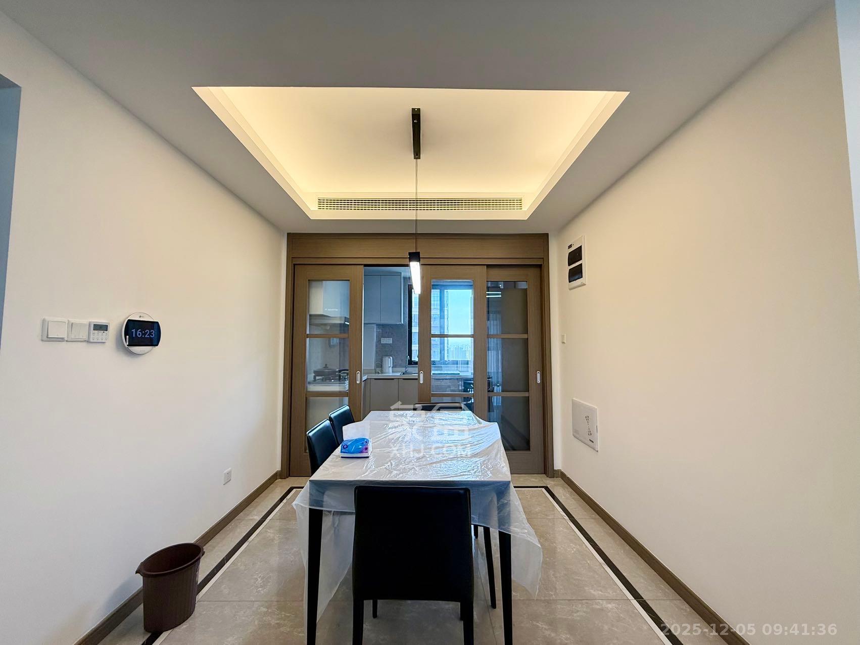 龙湖铂金中心(龙湖春江郦城) 3室2厅2卫 5900.0元/月 龙湖铂金中心(龙湖春江郦城) 3室2厅2卫 5900.0元/月室内图