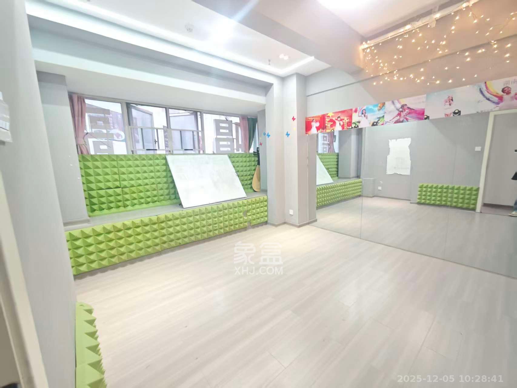 中建嘉和城  4室2厅1卫    3300.0元/月室内图