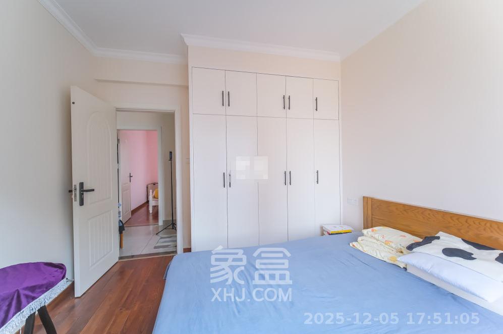 荣盛花语城  3室2厅1卫    2200.0元/月室内图