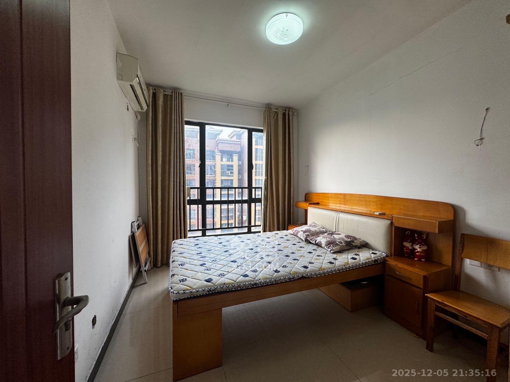 翡翠云天  3室2厅2卫    1800.0元/月室内图