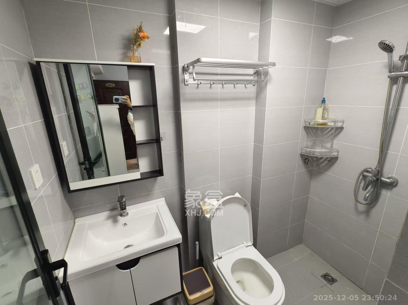 天健城  1室1厅1卫    2200.0元/月室内图