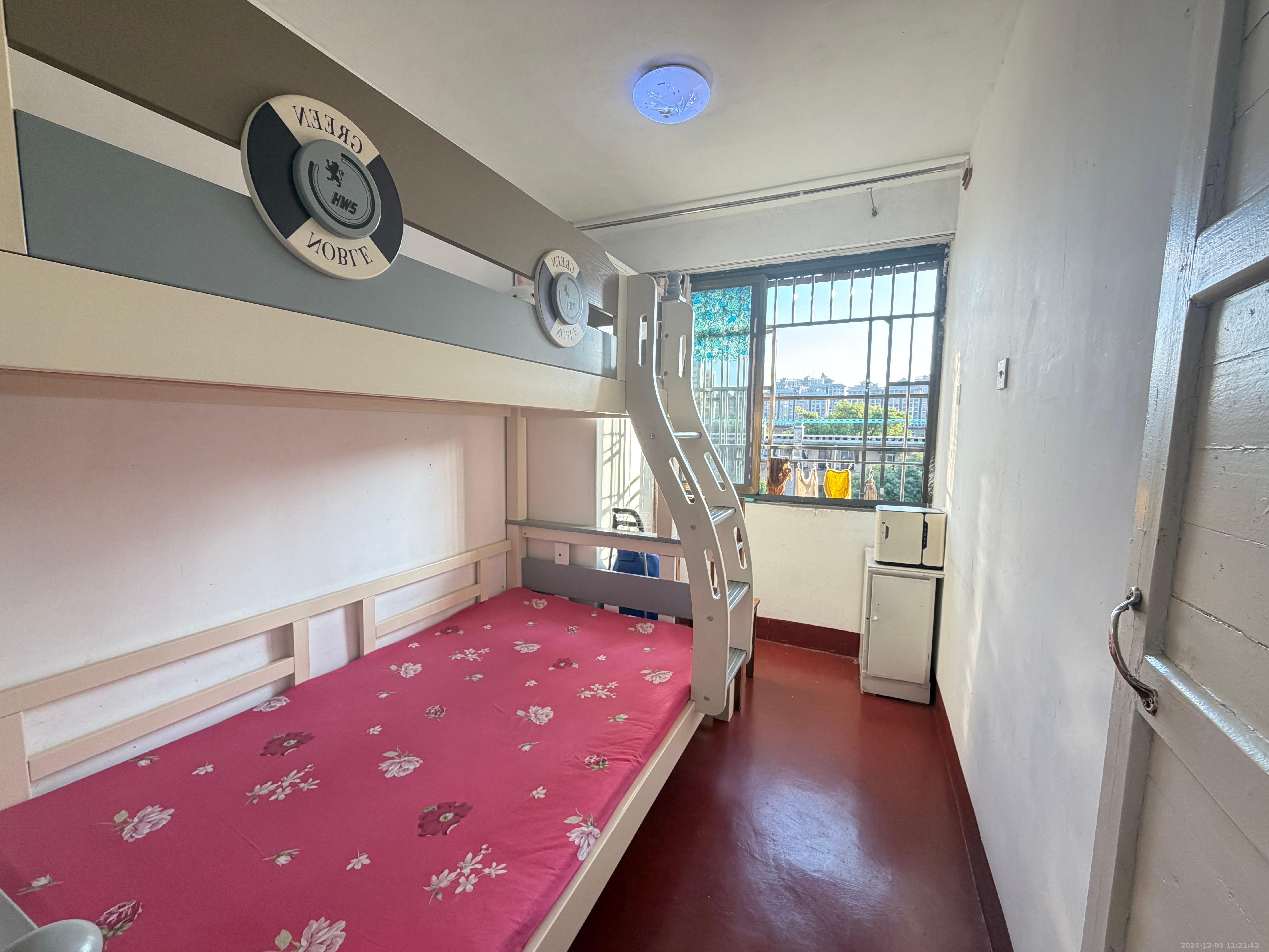 丽臣小区 3室1厅1卫 1300.0元/月 丽臣小区 3室1厅1卫 1300.0元/月室内图