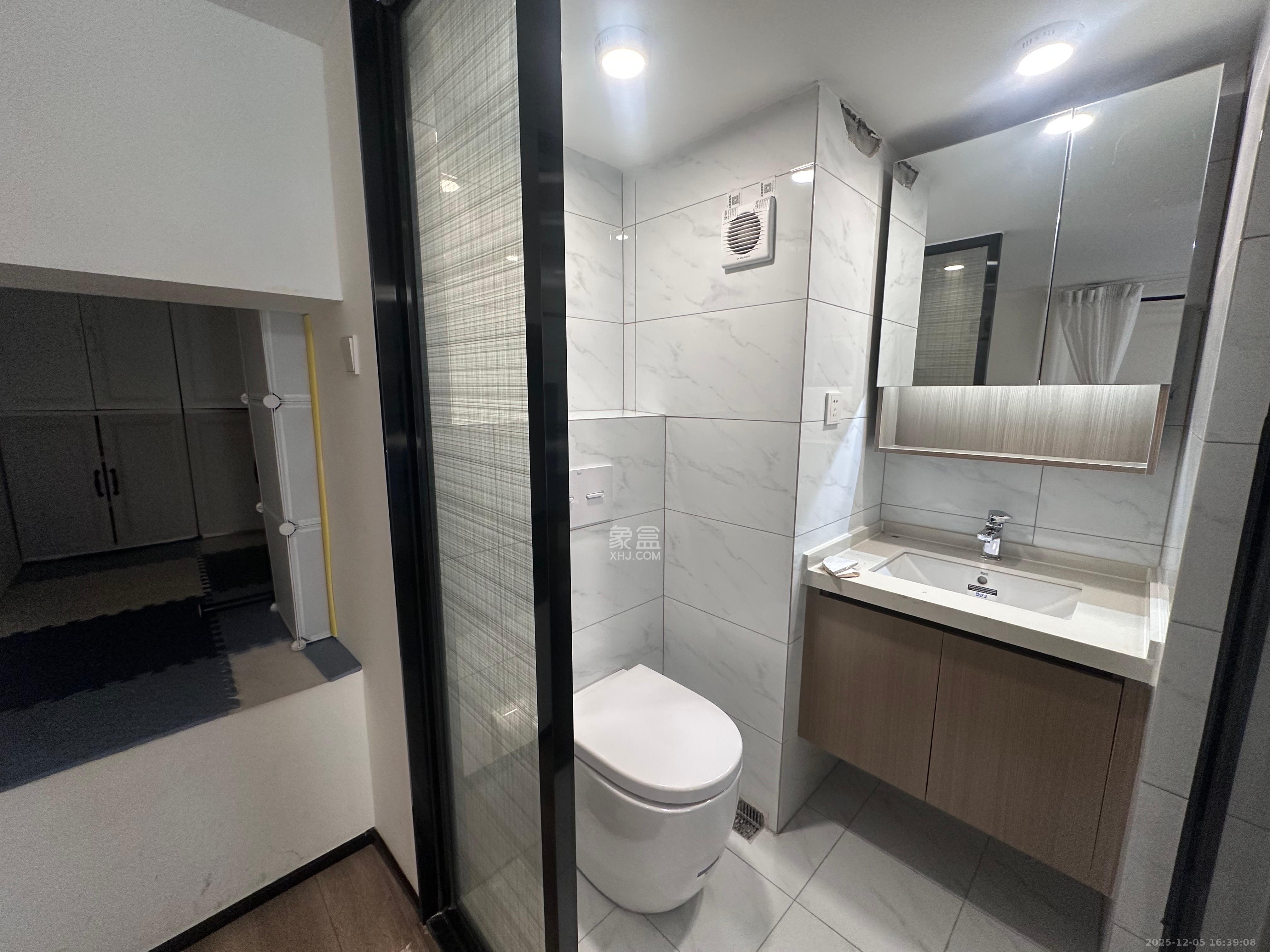 藏珑湖上公馆 1室1厅2卫 2800.0元/月 藏珑湖上公馆 1室1厅2卫 2800.0元/月室内图