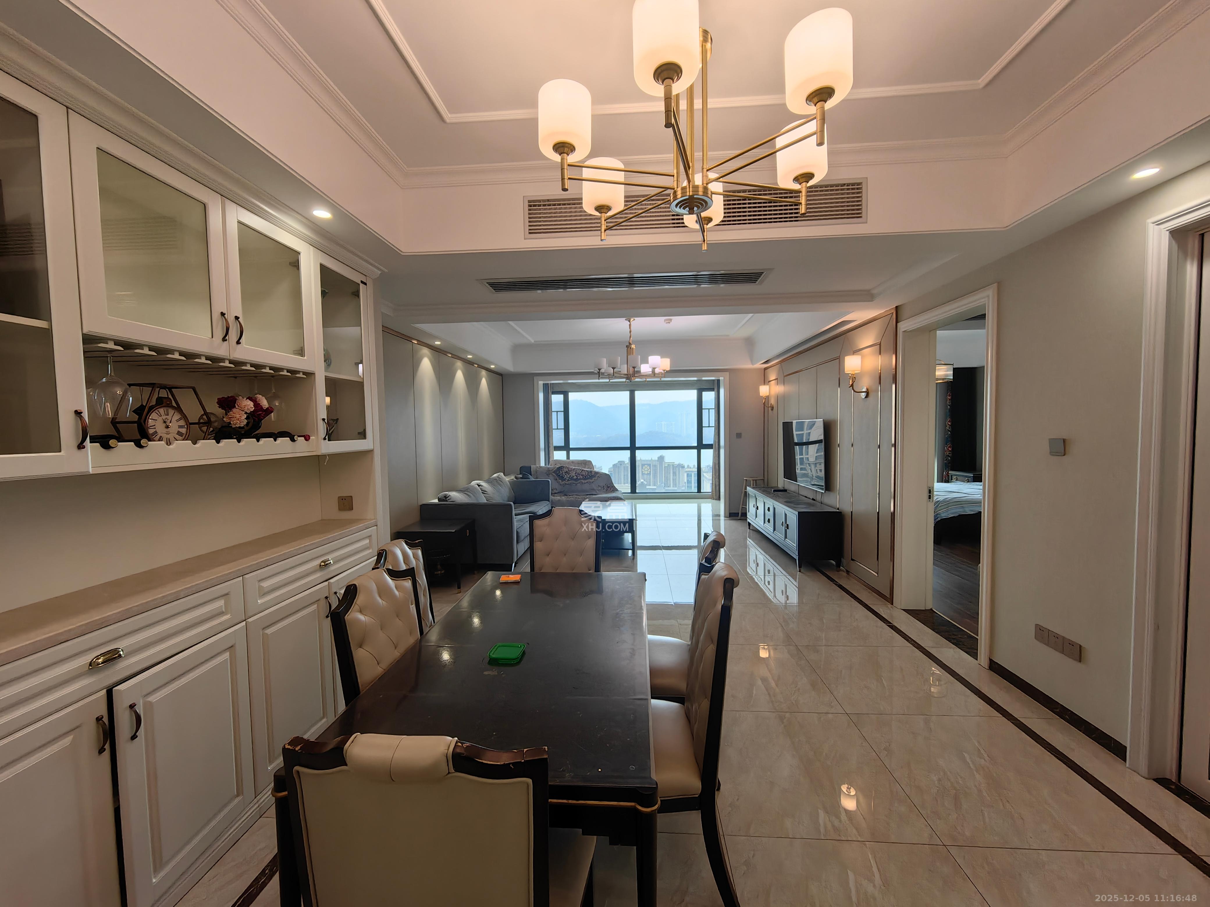 晟通牡丹舸  3室2厅2卫    8000.0元/月