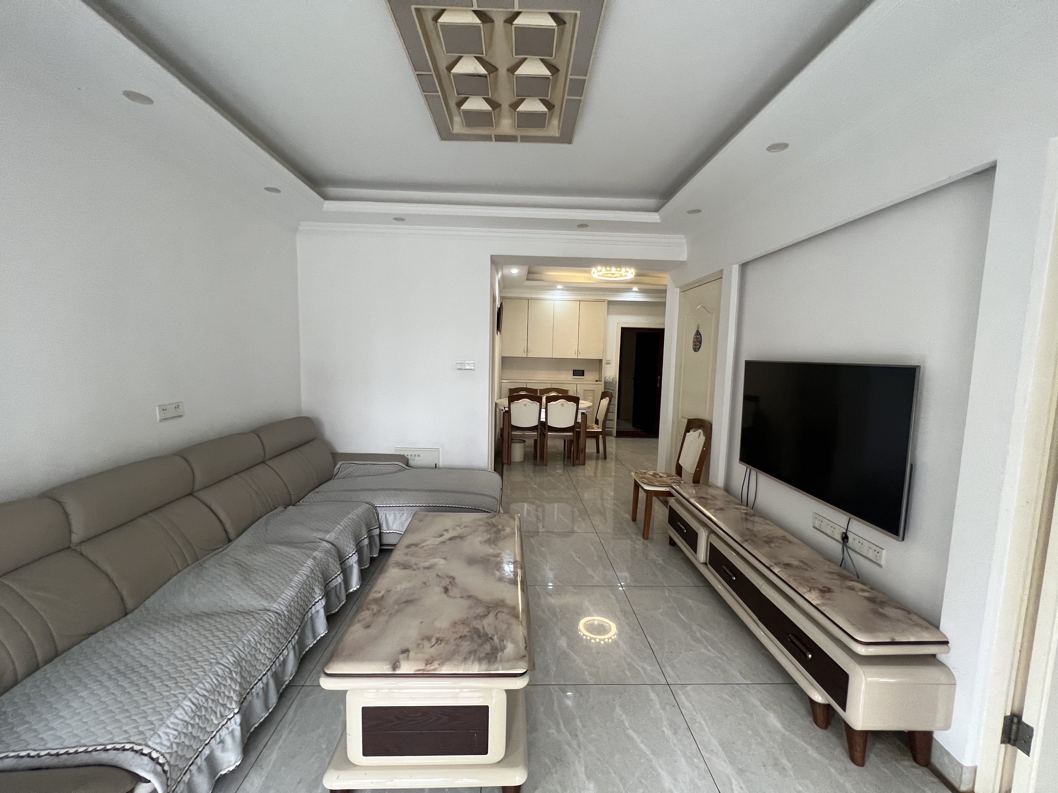 爵世名邸东湖(东湖壹号企业总部基地) 1室0厅0卫 2400.0元/月 爵世名邸东湖(东湖壹号企业总部基地) 1室0厅0卫 2400.0元/月户型图