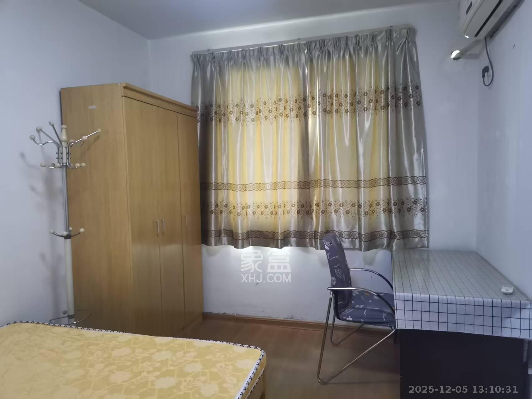 新世纪家园  1室1厅2卫    700.0元/月