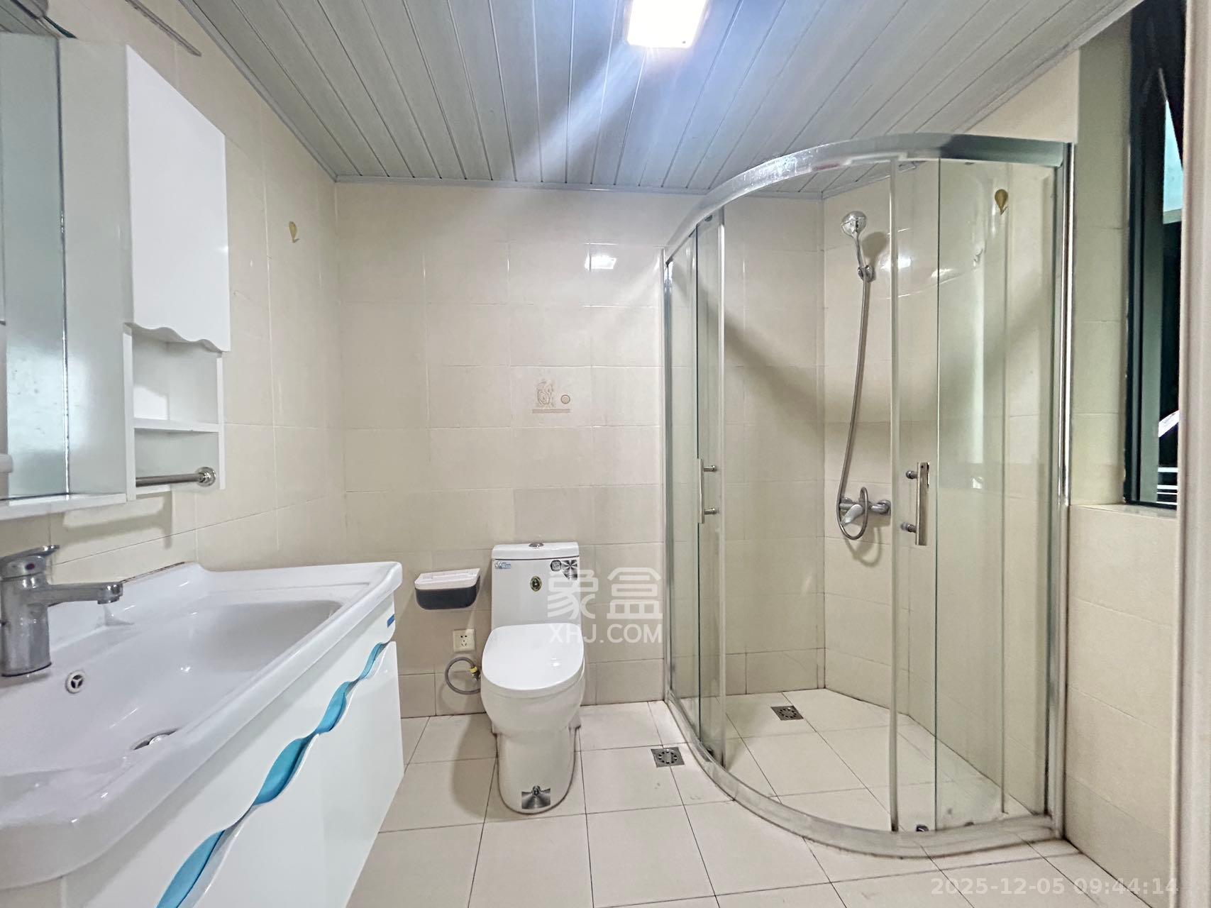 华盛新外滩  3室2厅2卫    3200.0元/月室内图