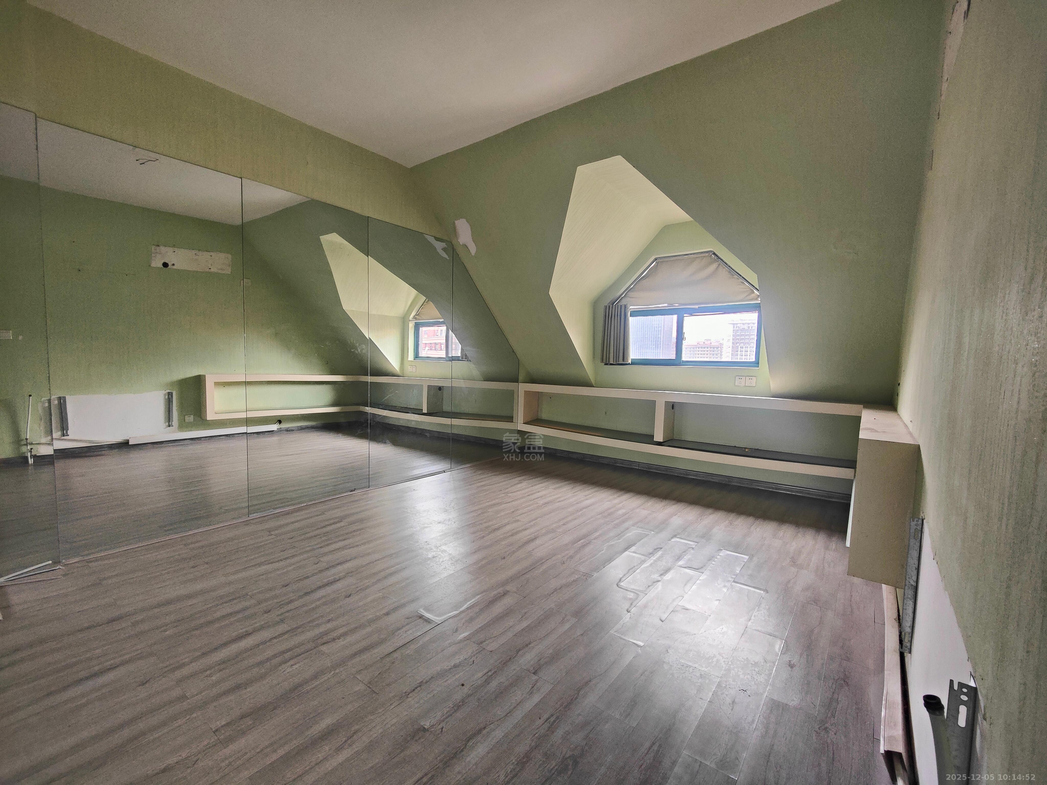 尚格名城天香国舍  7室3厅3卫    3500.0元/月室内图