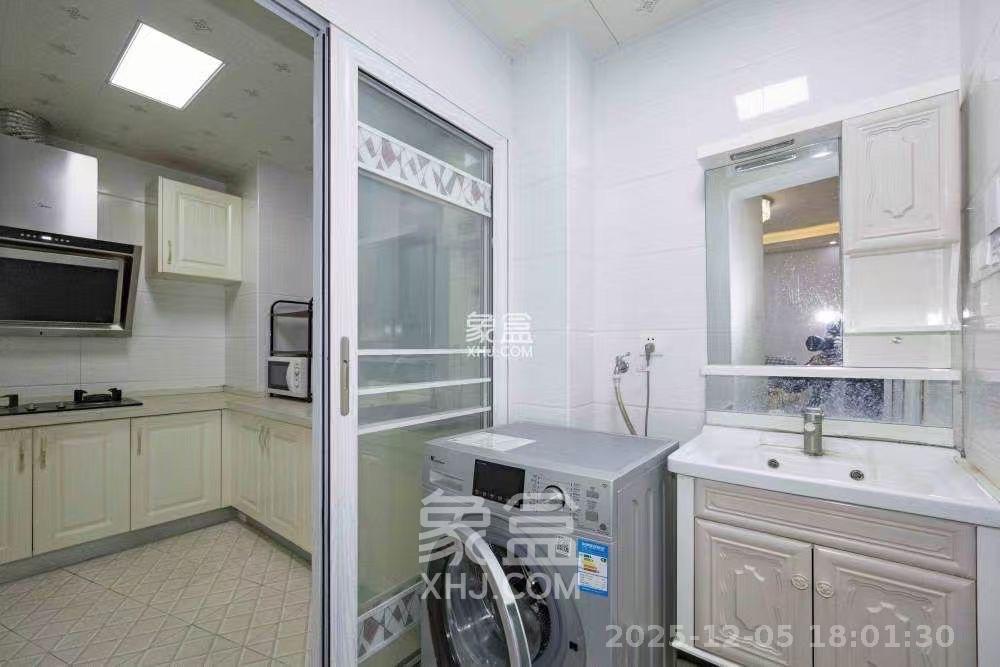 麓山枫情  2室1厅1卫    2100.0元/月室内图