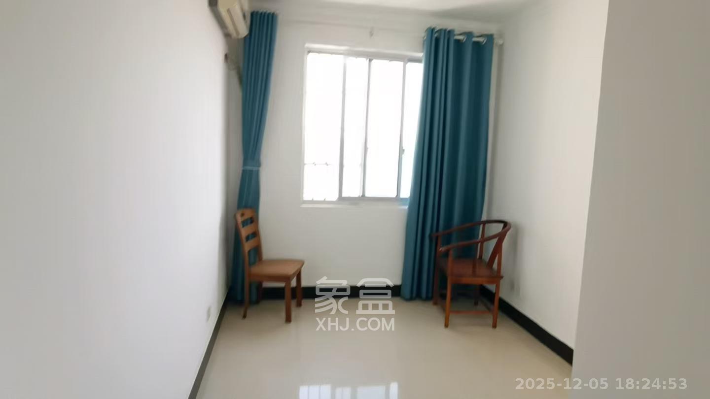 高桥现代商贸城  3室2厅1卫    2800.0元/月