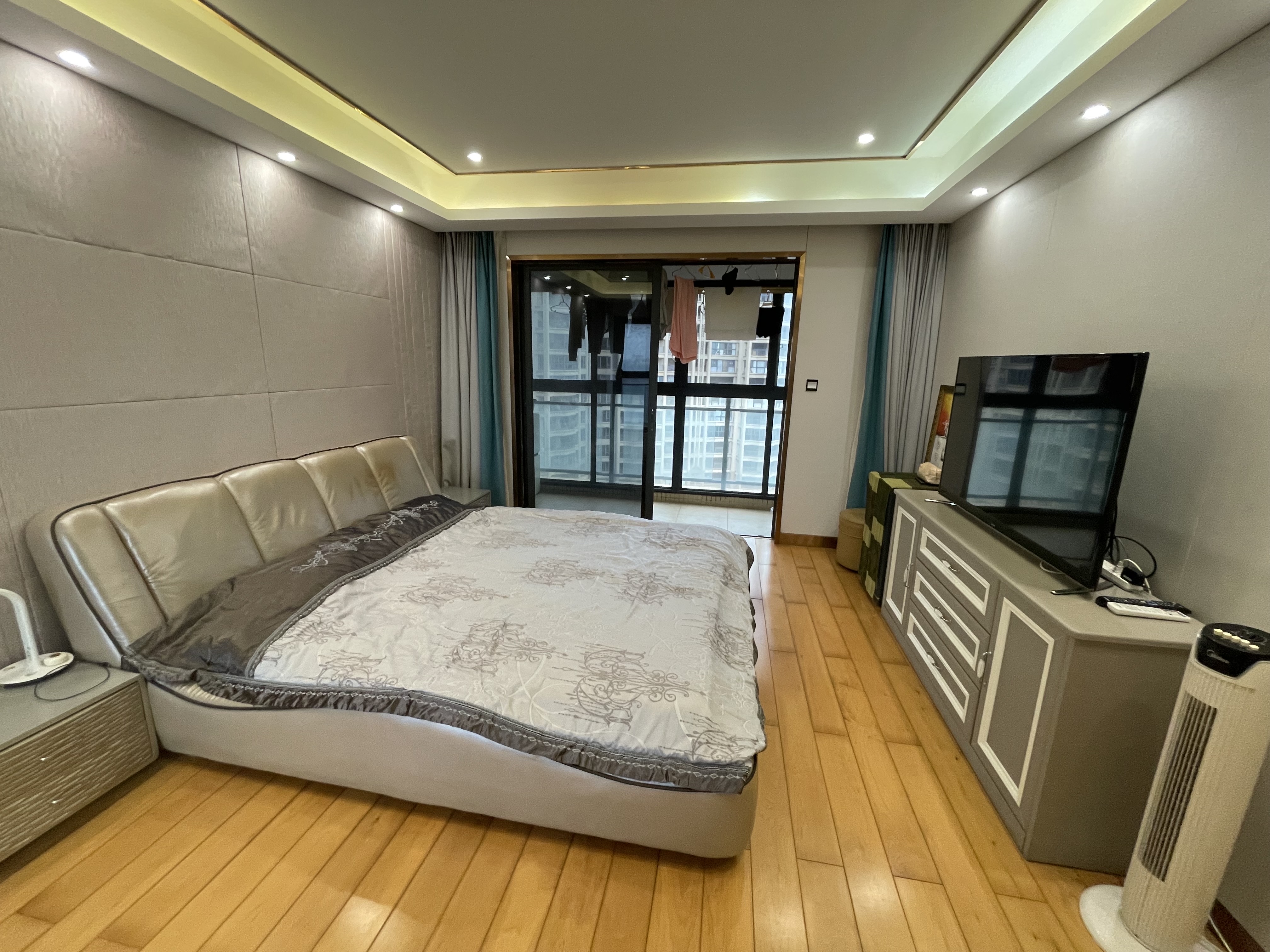 观澜湖中央公园  3室3厅2卫    288.0万客厅