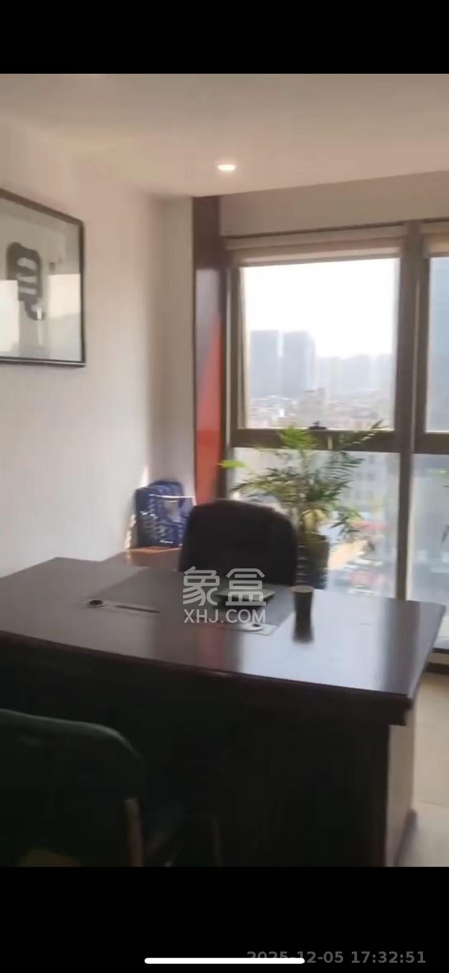 长房时代城   122.72㎡      7500.0元/月室内图