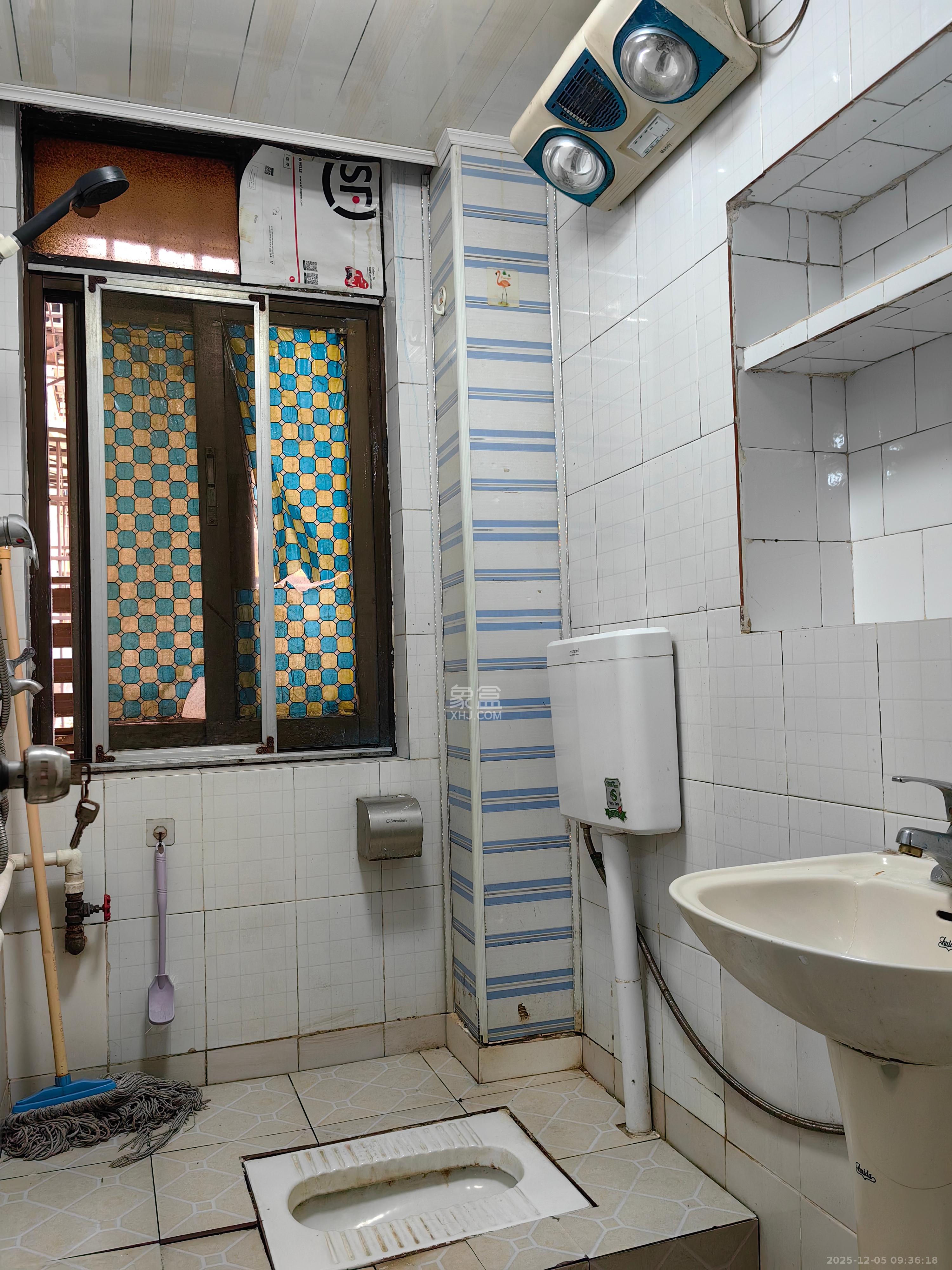 群芳园 1室1厅1卫 2500.0元/月 群芳园 1室1厅1卫 2500.0元/月室内图