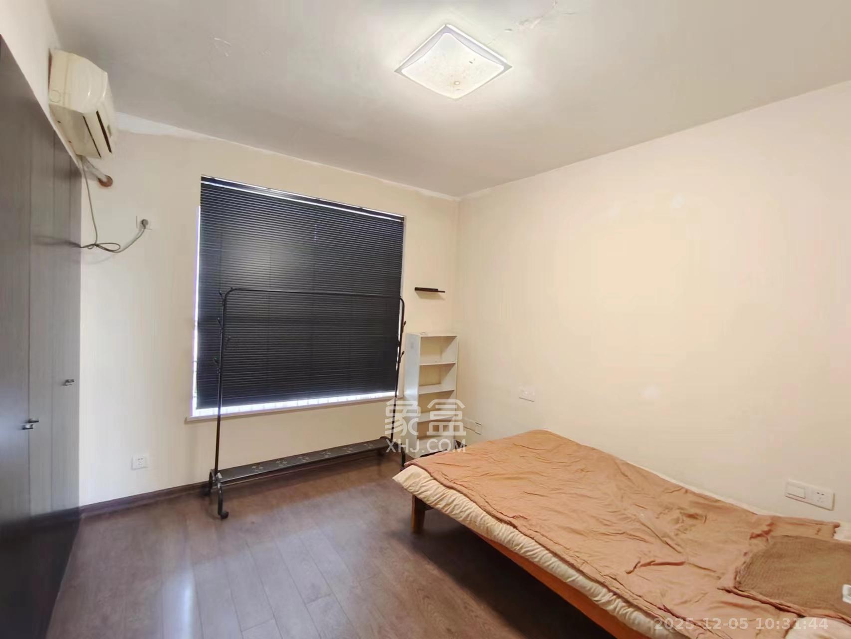 新世纪家园  3室2厅2卫    2800.0元/月室内图